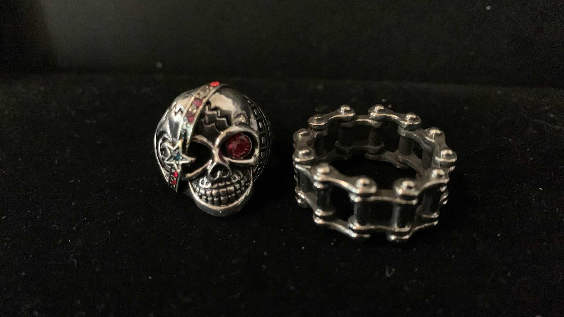 Photo 1 of MENS RINGS SIZE 9