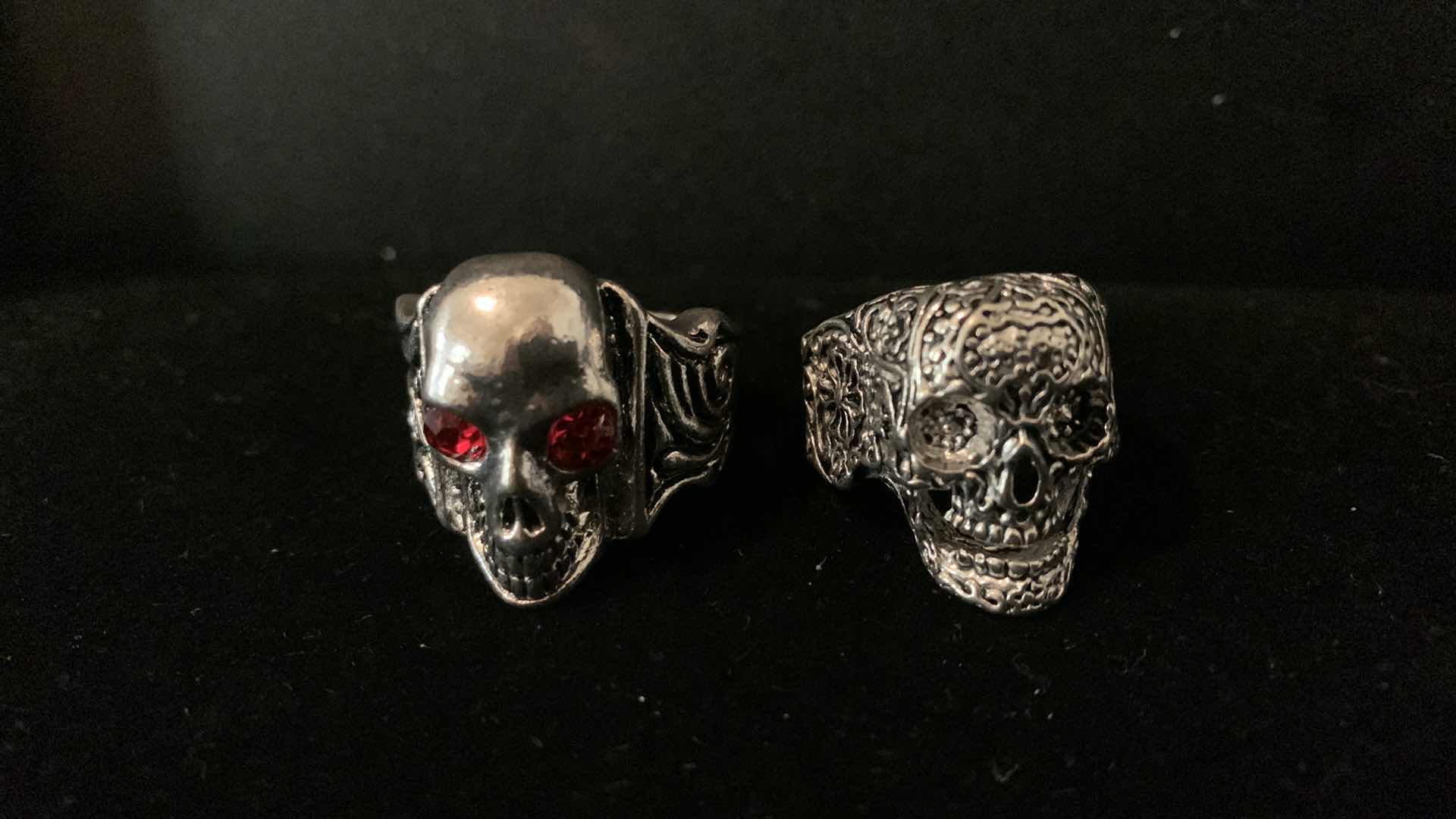 Photo 1 of MENS RINGS SIZE 10.5