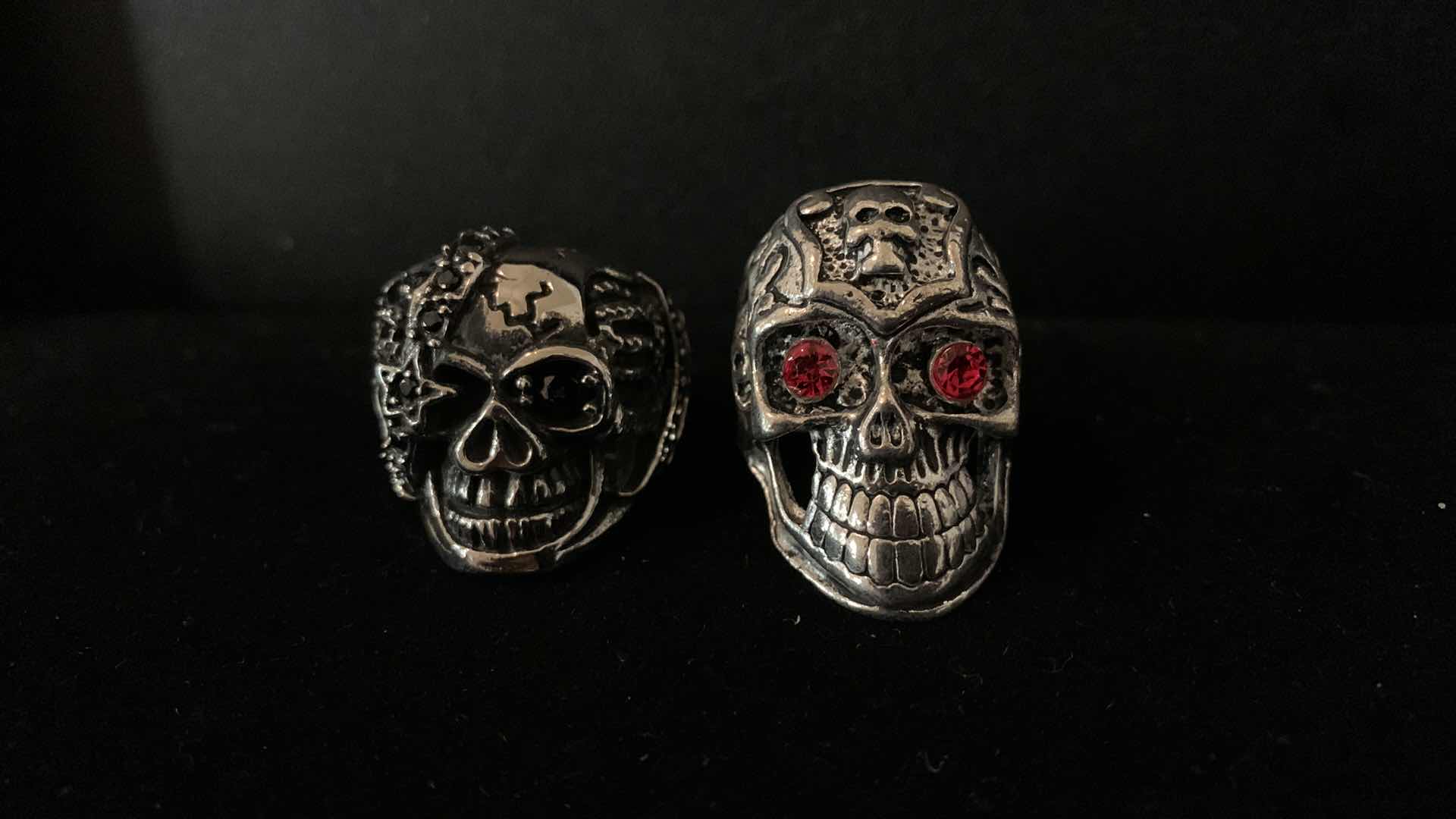 Photo 1 of MENS RINGS SIZE 9