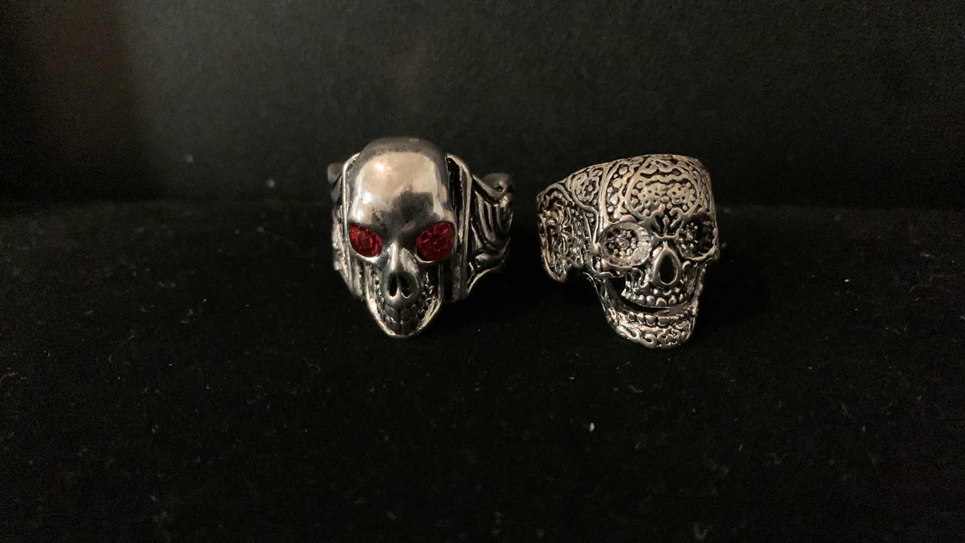 Photo 1 of MENS RINGS SIZE 10.5