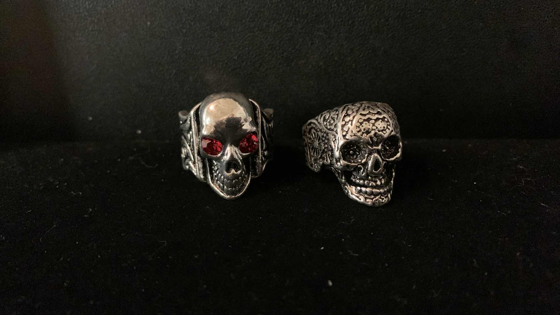 Photo 1 of MENS RINGS SIZE 9.5