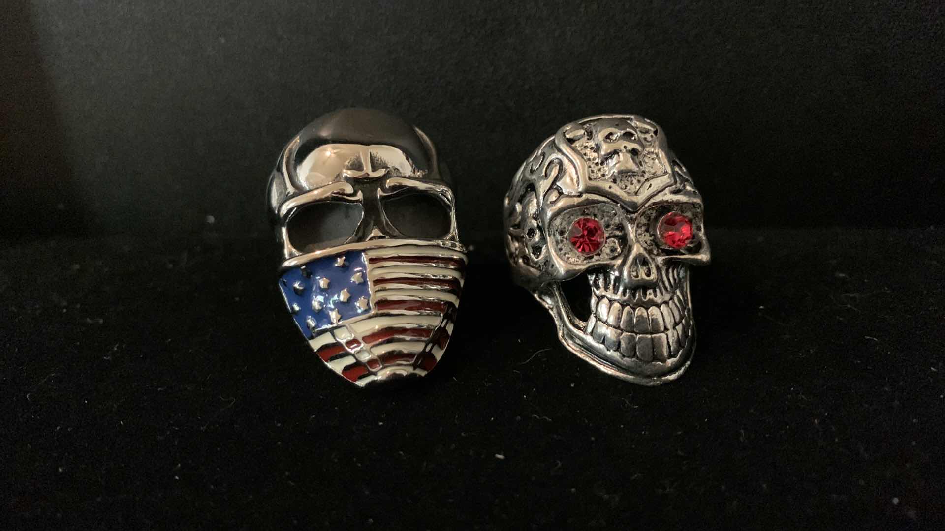 Photo 1 of MENS RINGS SIZE 10