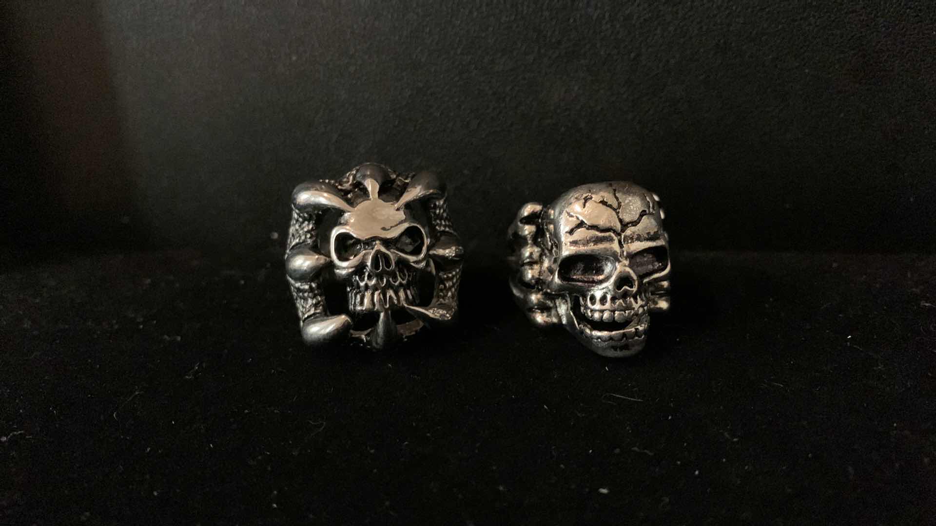 Photo 1 of MENS RINGS SIZE 9