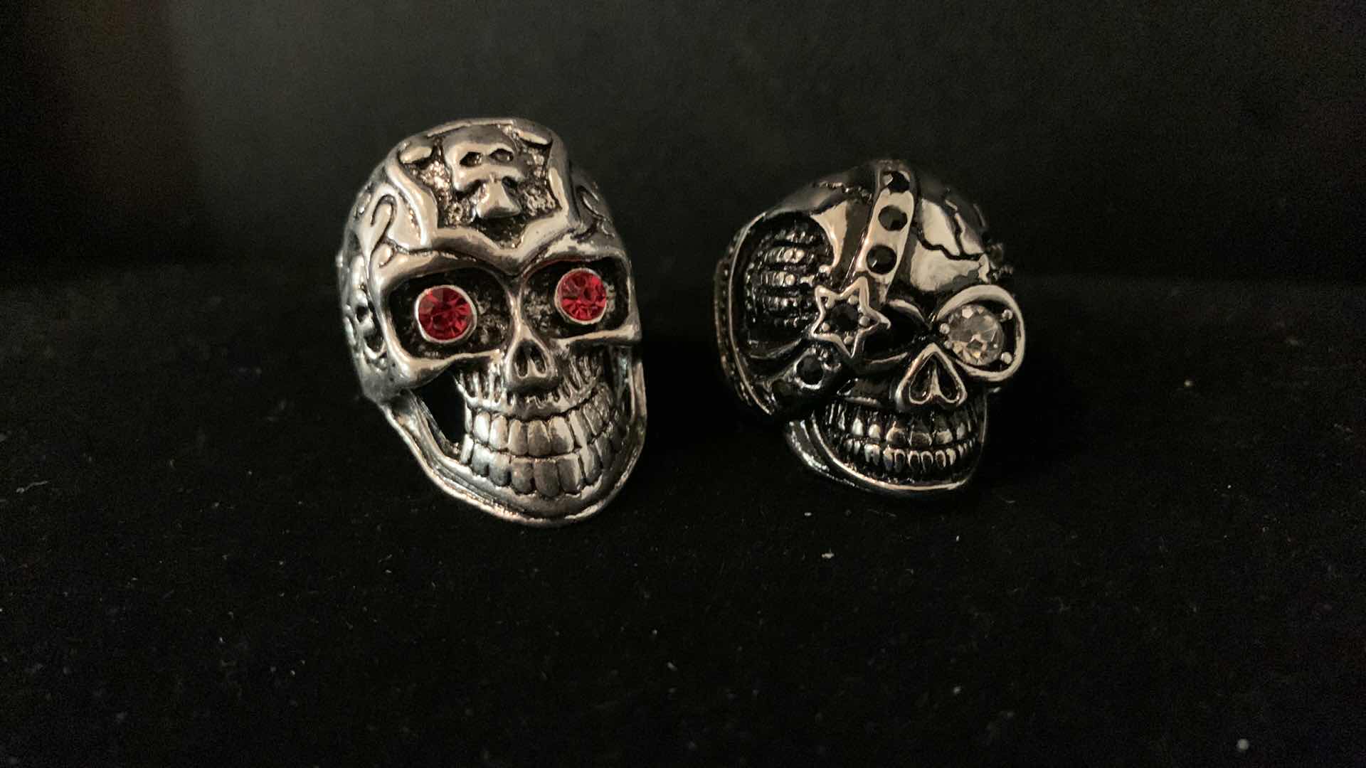 Photo 1 of MENS RINGS SIZE 10