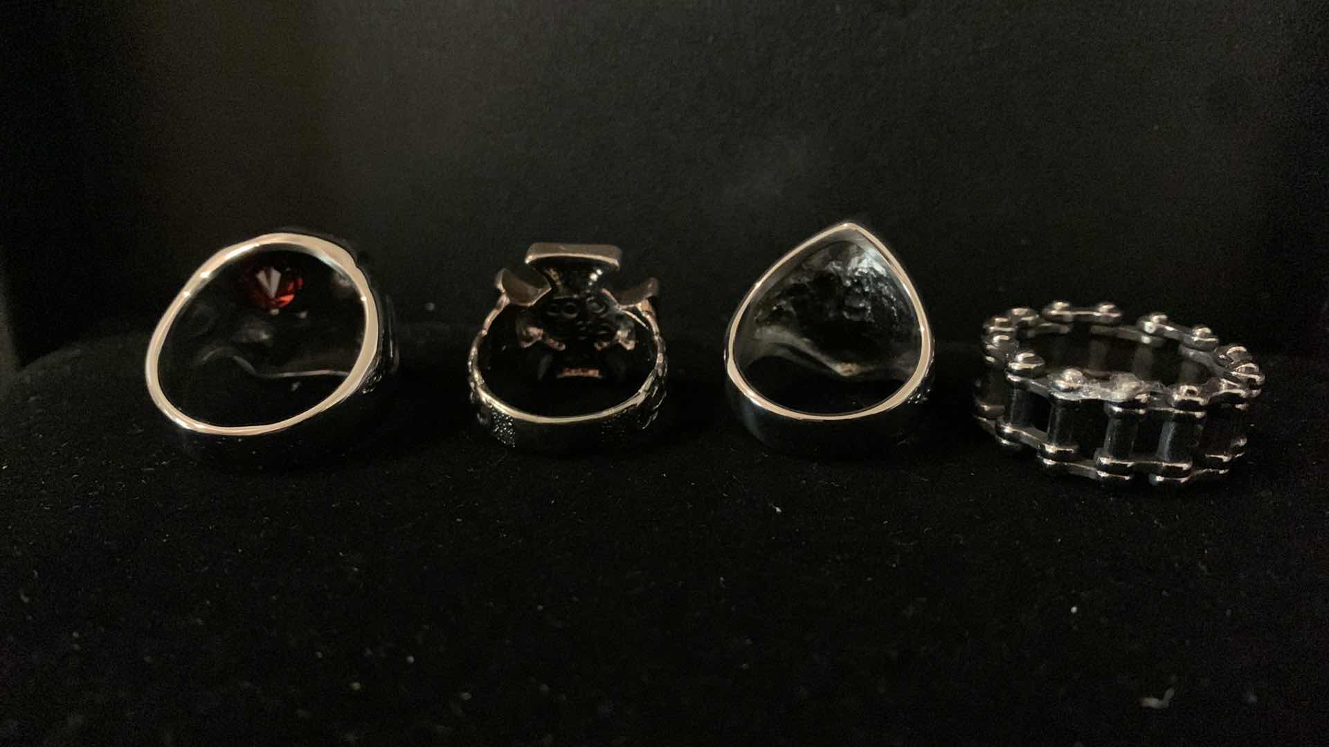 Photo 1 of MENS RINGS SIZES UNKNOWN