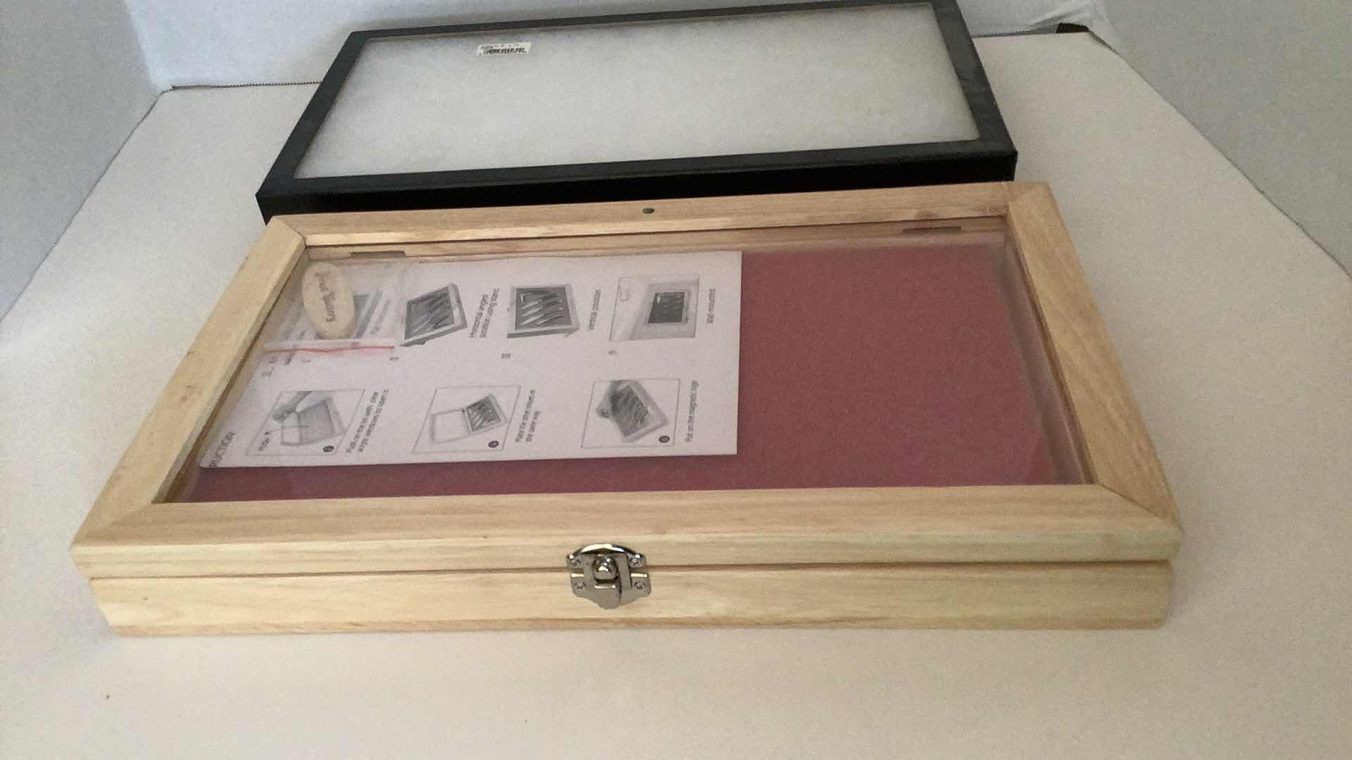 Photo 1 of 2 DISPLAY CASES 8X14