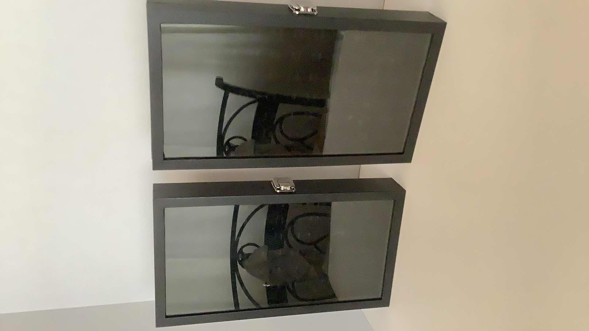 Photo 1 of 2 RING DISPLAY CASES