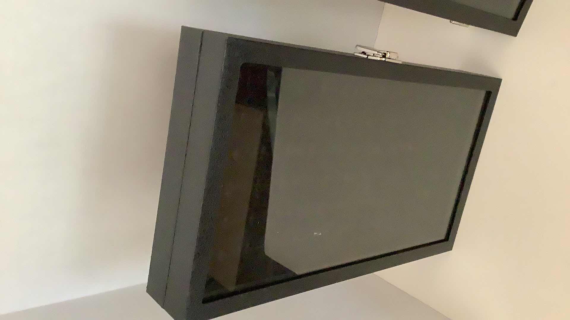 Photo 3 of 2 RING DISPLAY CASES