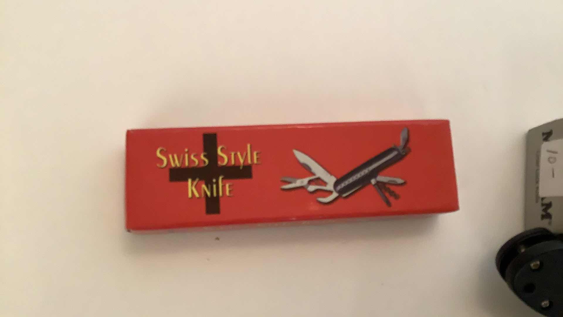 Photo 1 of 3 PCS ASSORTED POCKET KNIVES