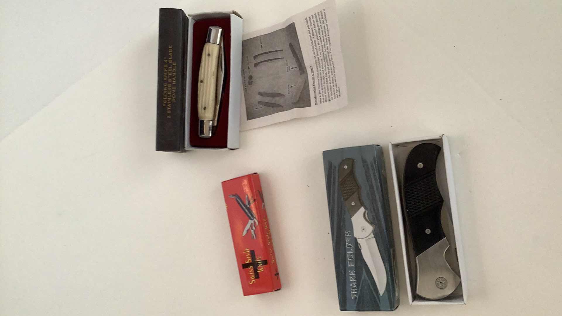 Photo 1 of 3 PCS ASSORTED POCKET KNIVES