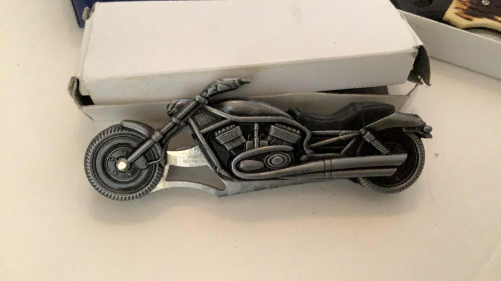 Photo 2 of 3 PCS ASSORTED POCKET KNIVES