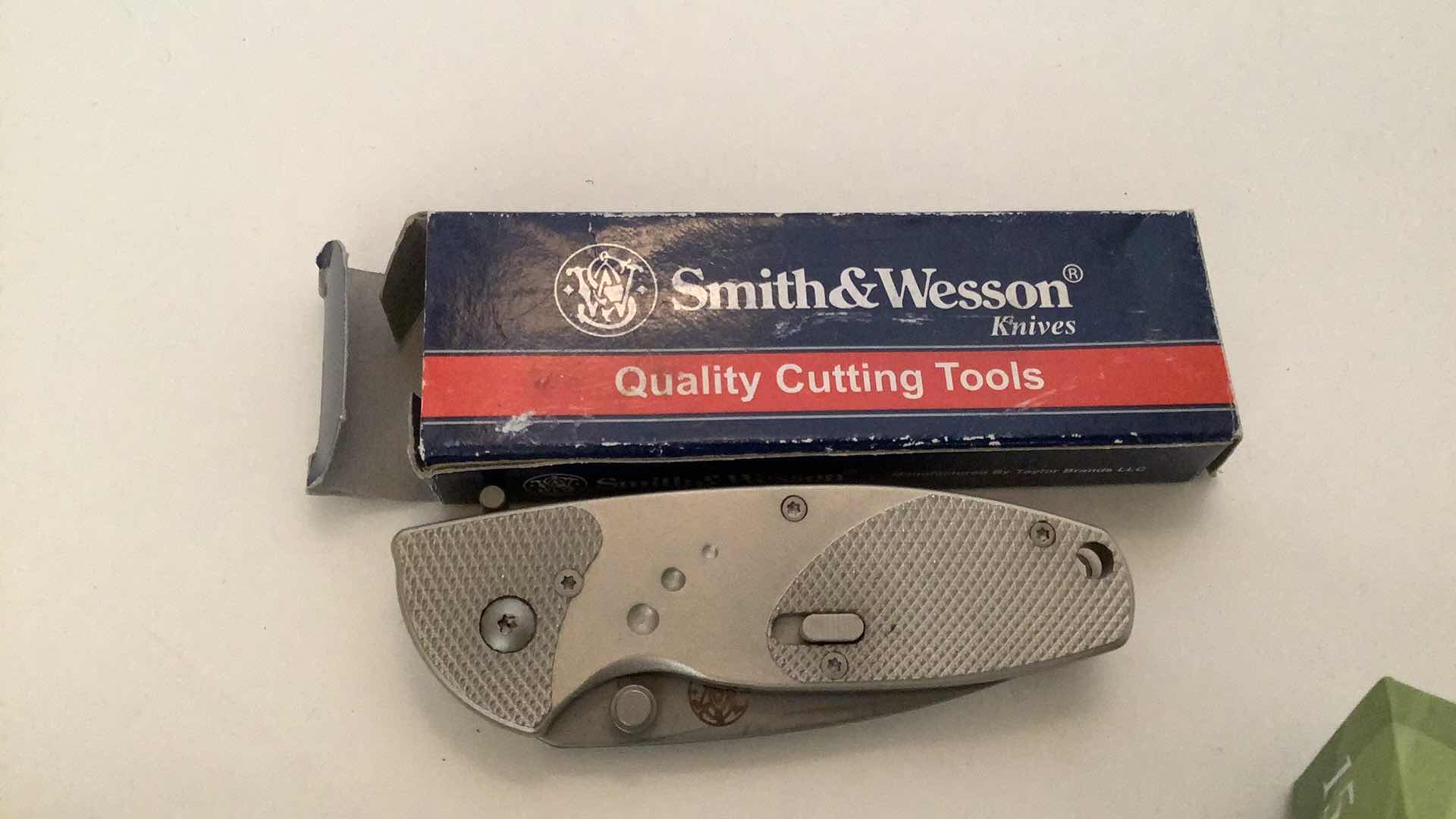 Photo 1 of 3 PCS ASSORTED POCKET KNIVES