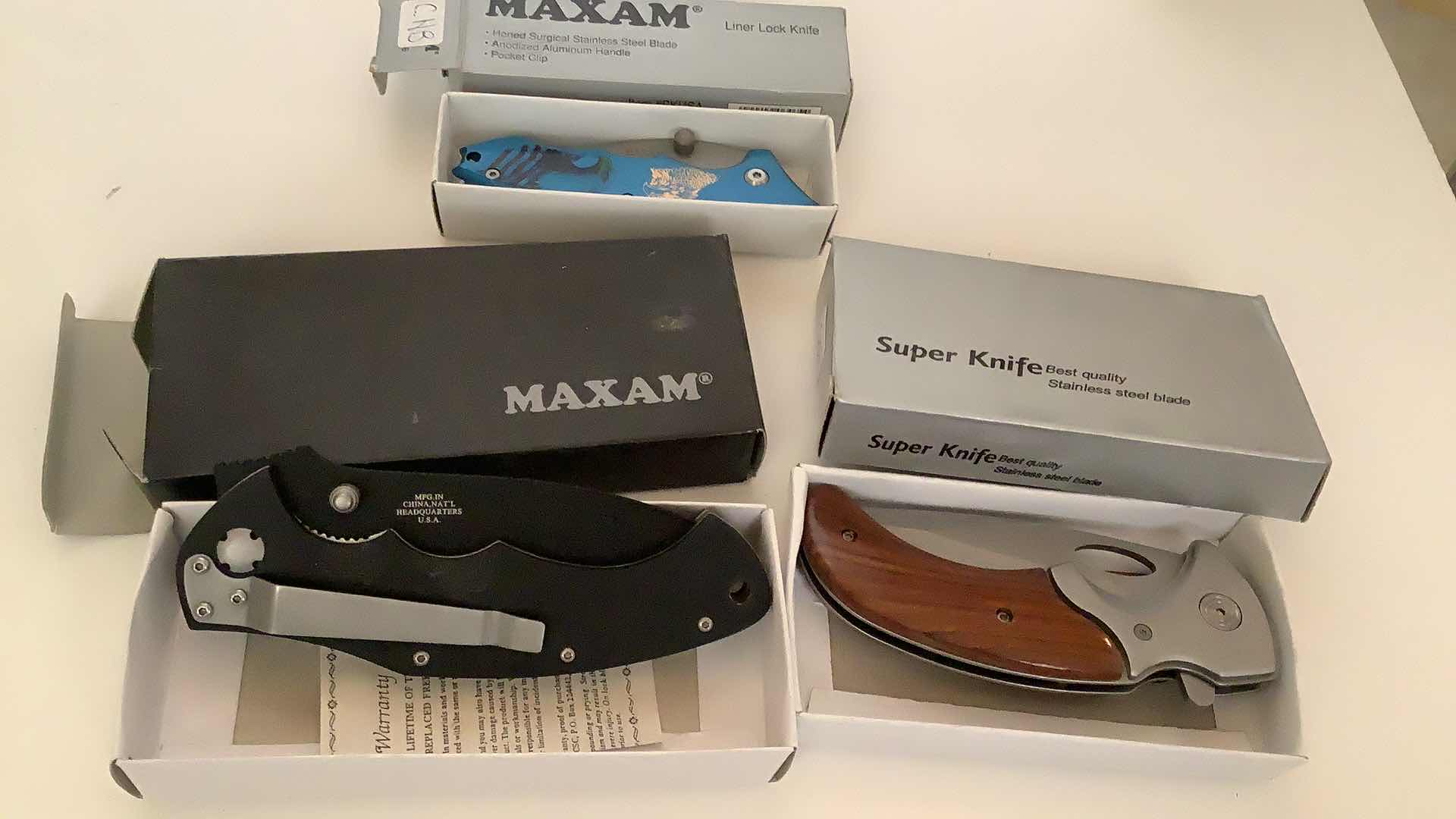 Photo 1 of 3 PCS ASSORTED POCKET KNIVES