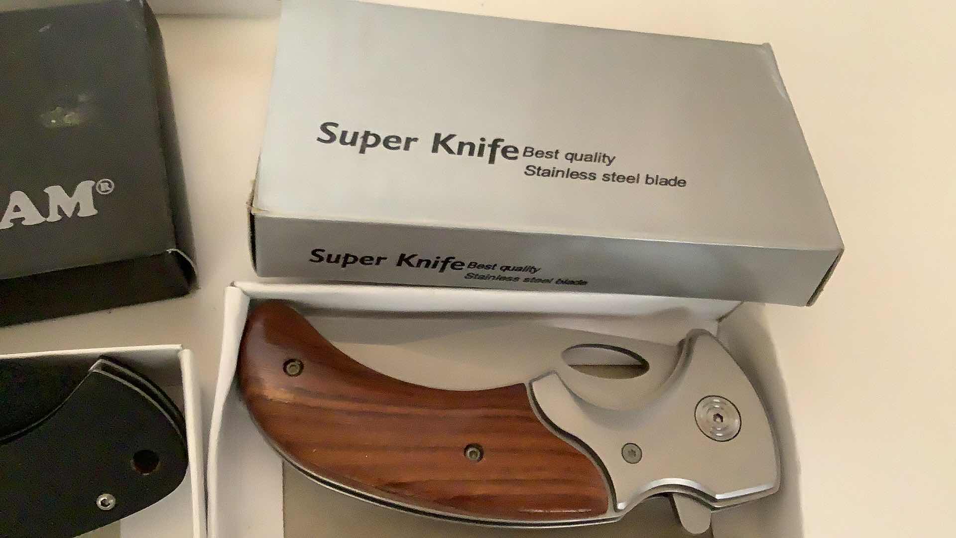 Photo 1 of 3 PCS ASSORTED POCKET KNIVES