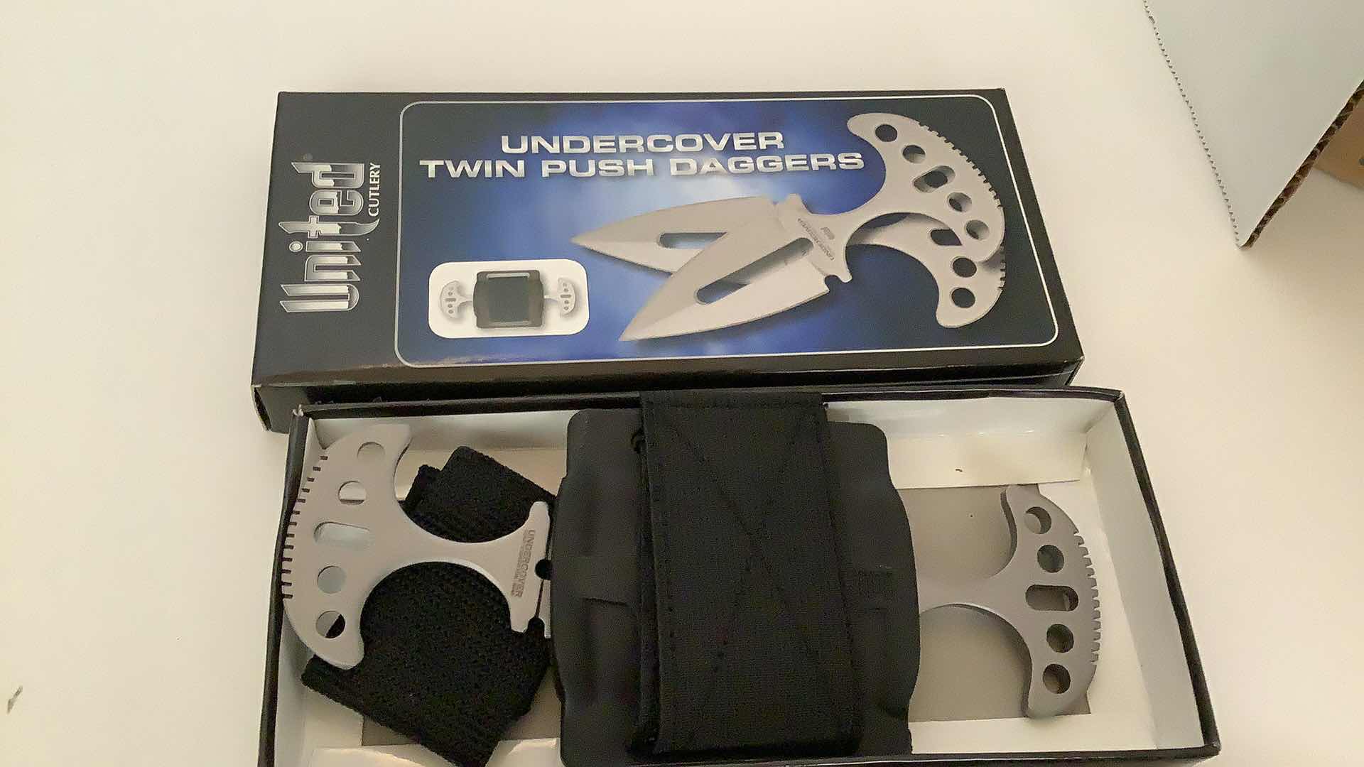 Photo 4 of 3 PCS ASSORTED POCKET KNIVES