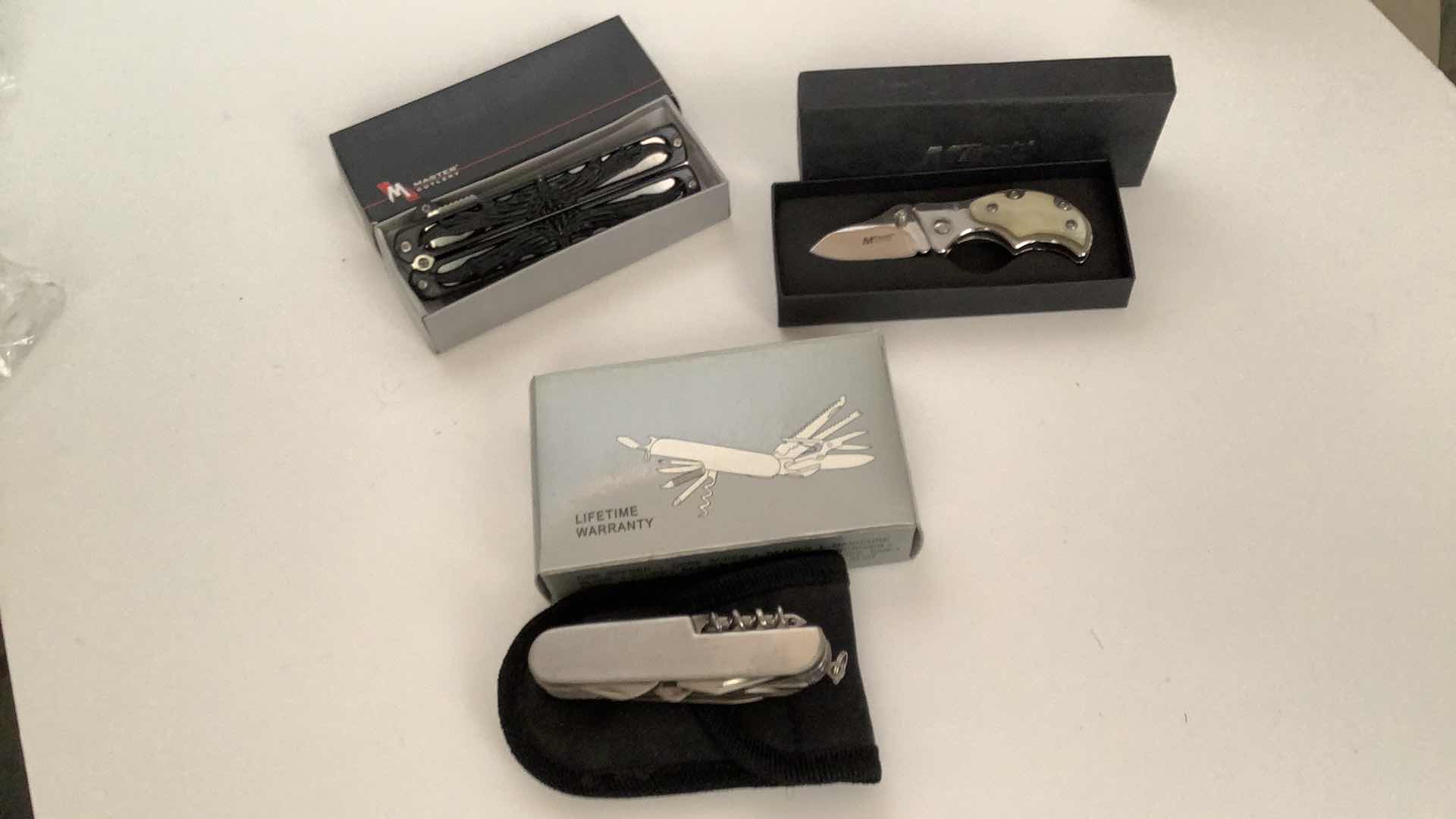 Photo 1 of 3 PCS ASSORTED POCKET KNIVES