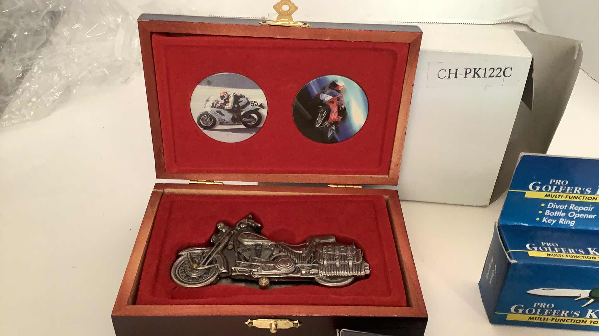 Photo 1 of 3 PCS ASSORTED POCKET KNIVES