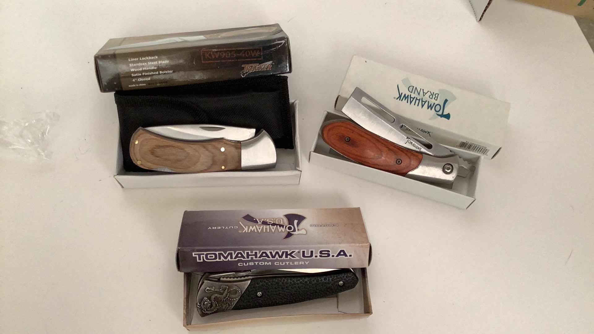 Photo 1 of 3 PCS ASSORTED POCKET KNIVES