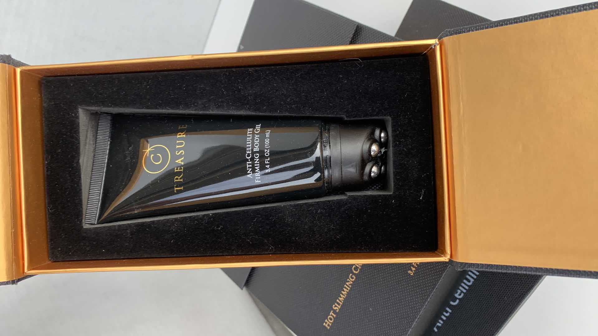 Photo 4 of TREASURE ANTI CELLULITE KIT