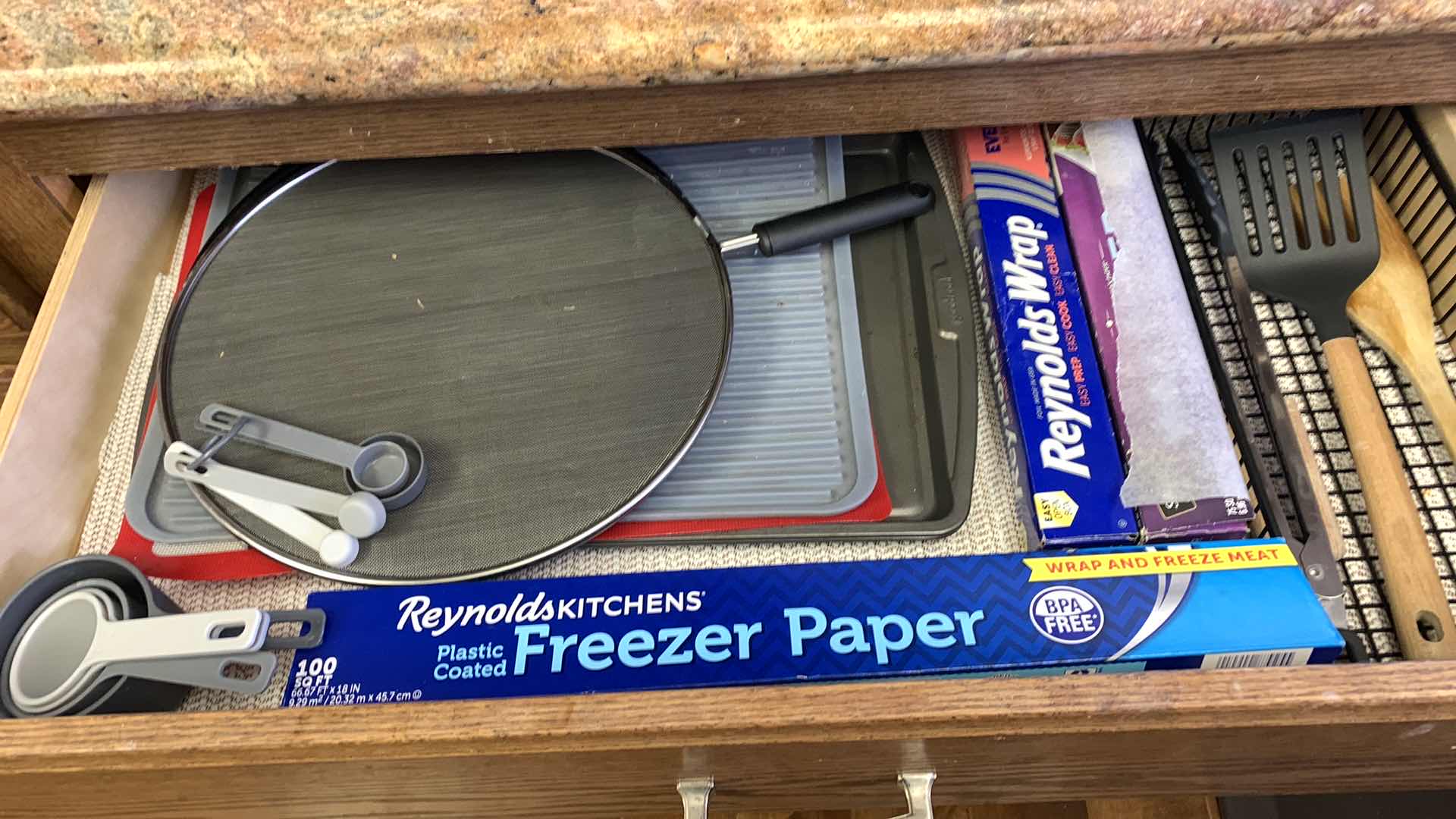 Photo 1 of CONTENTS OF KITCHEN DRAWER