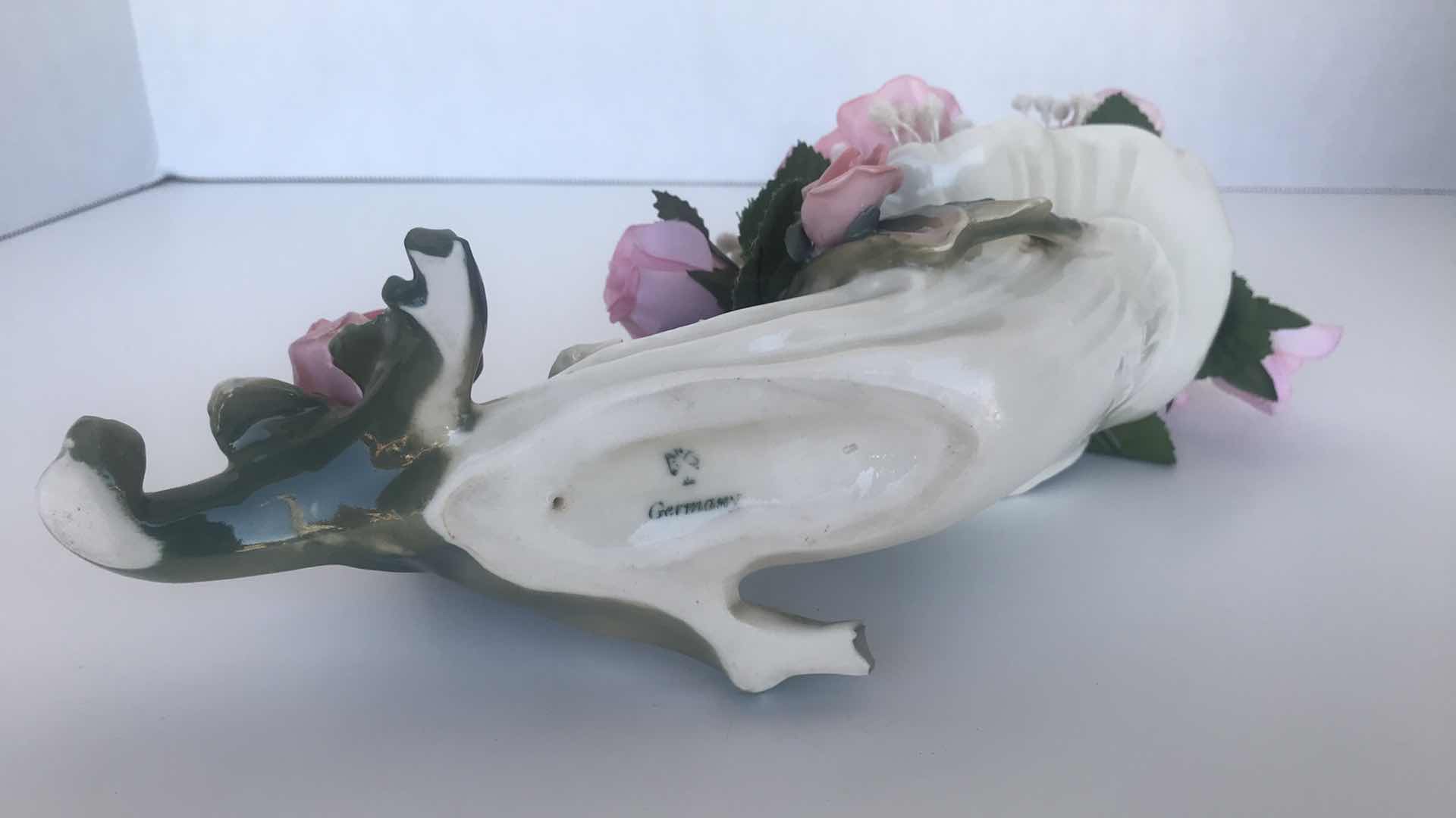 Photo 1 of GERMAN HORN-A-PLENTY WITH ROSES