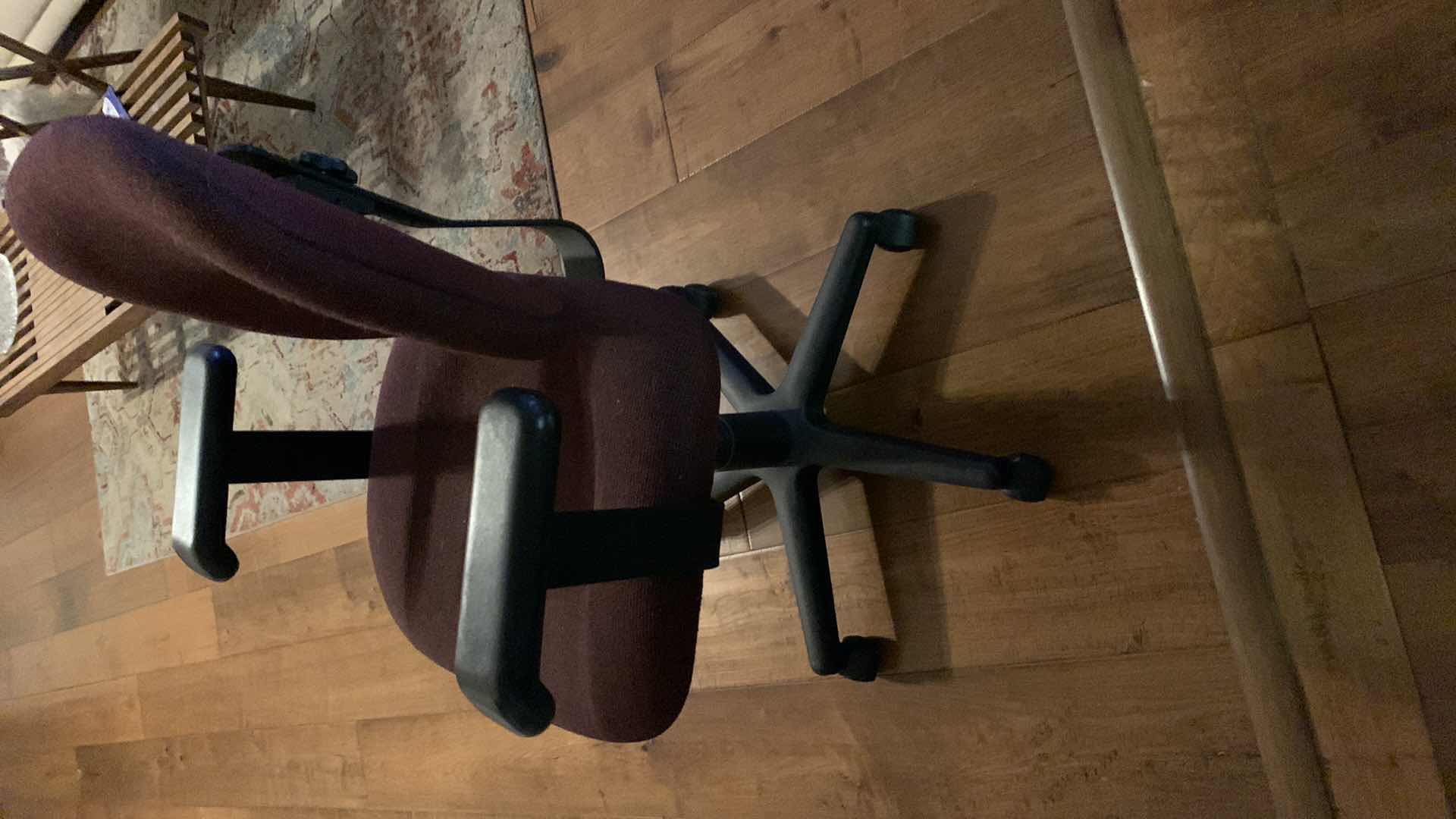 Photo 1 of OFFICE CHAIR