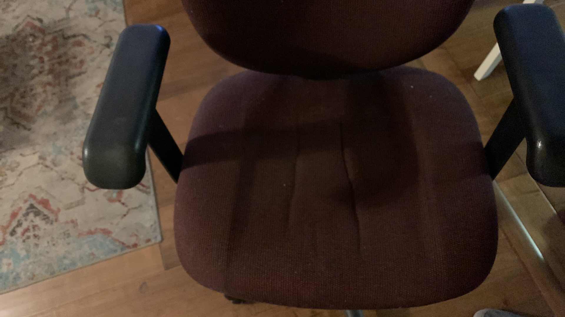 Photo 1 of OFFICE CHAIR