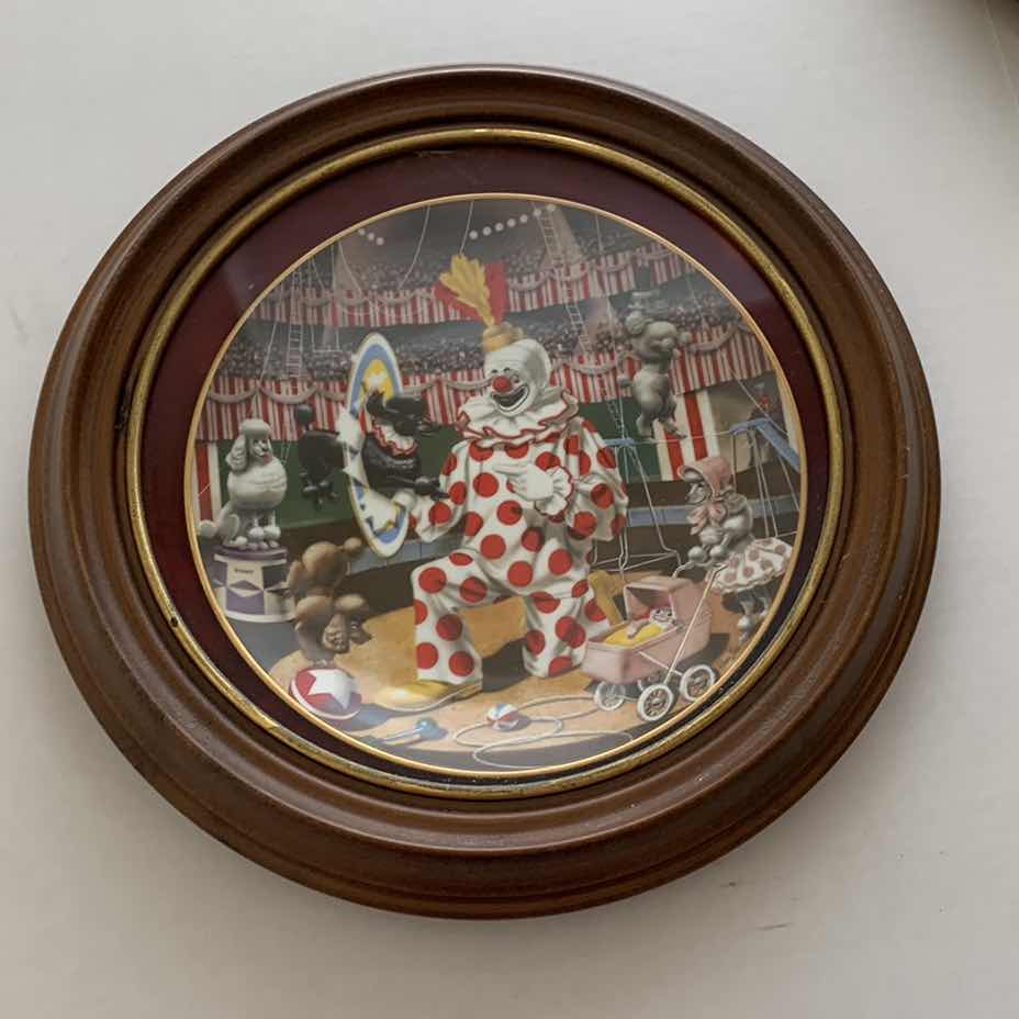 Photo 1 of “ALL THE WORLD LOVES A CLOWN” RON LEE CARNIVAL OF CLOWNS LIMITED EDITION PLATE 13” CIRCUMFERENCE