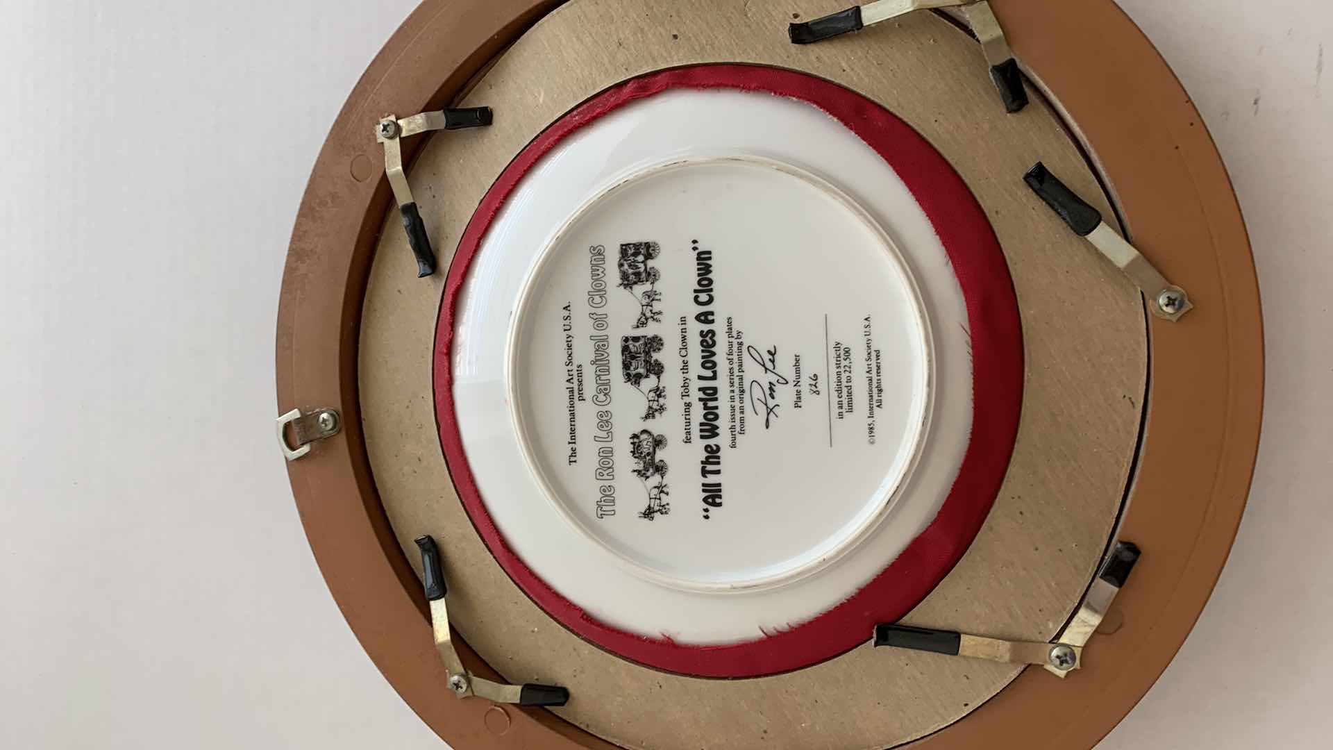 Photo 1 of “ALL THE WORLD LOVES A CLOWN” RON LEE CARNIVAL OF CLOWNS LIMITED EDITION PLATE 13” CIRCUMFERENCE