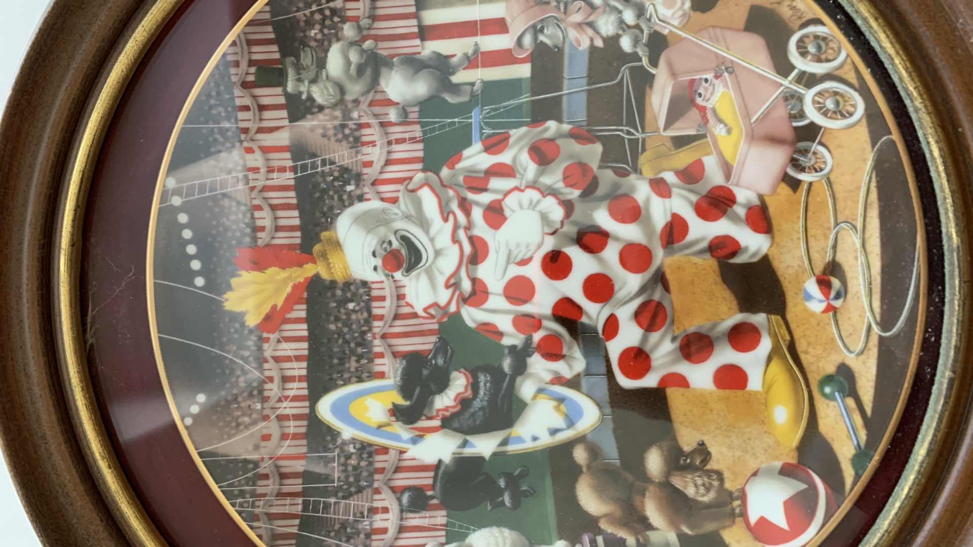 Photo 2 of “ALL THE WORLD LOVES A CLOWN” RON LEE CARNIVAL OF CLOWNS LIMITED EDITION PLATE 13” CIRCUMFERENCE