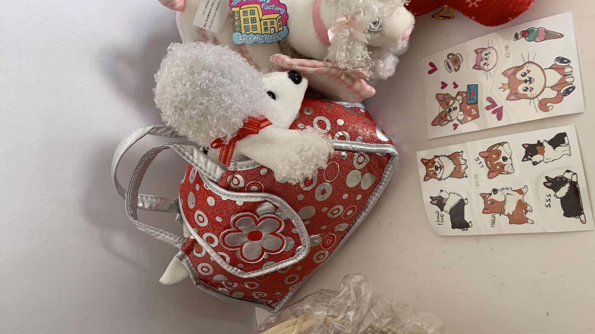 Photo 4 of DOG AND CAT ITEMS