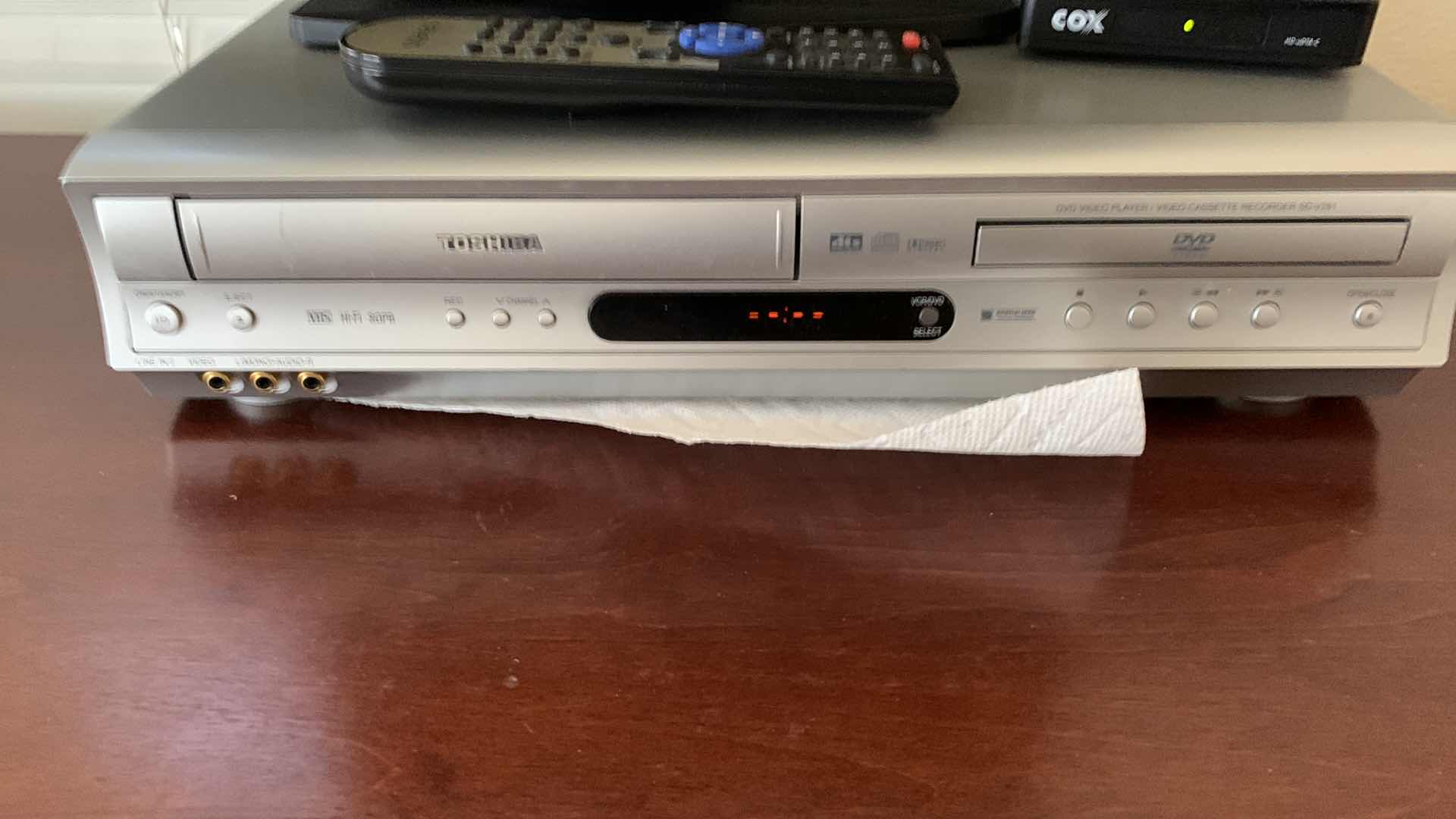 Photo 1 of GENESIS TELEVISION AND DVD/VHS PLAYER