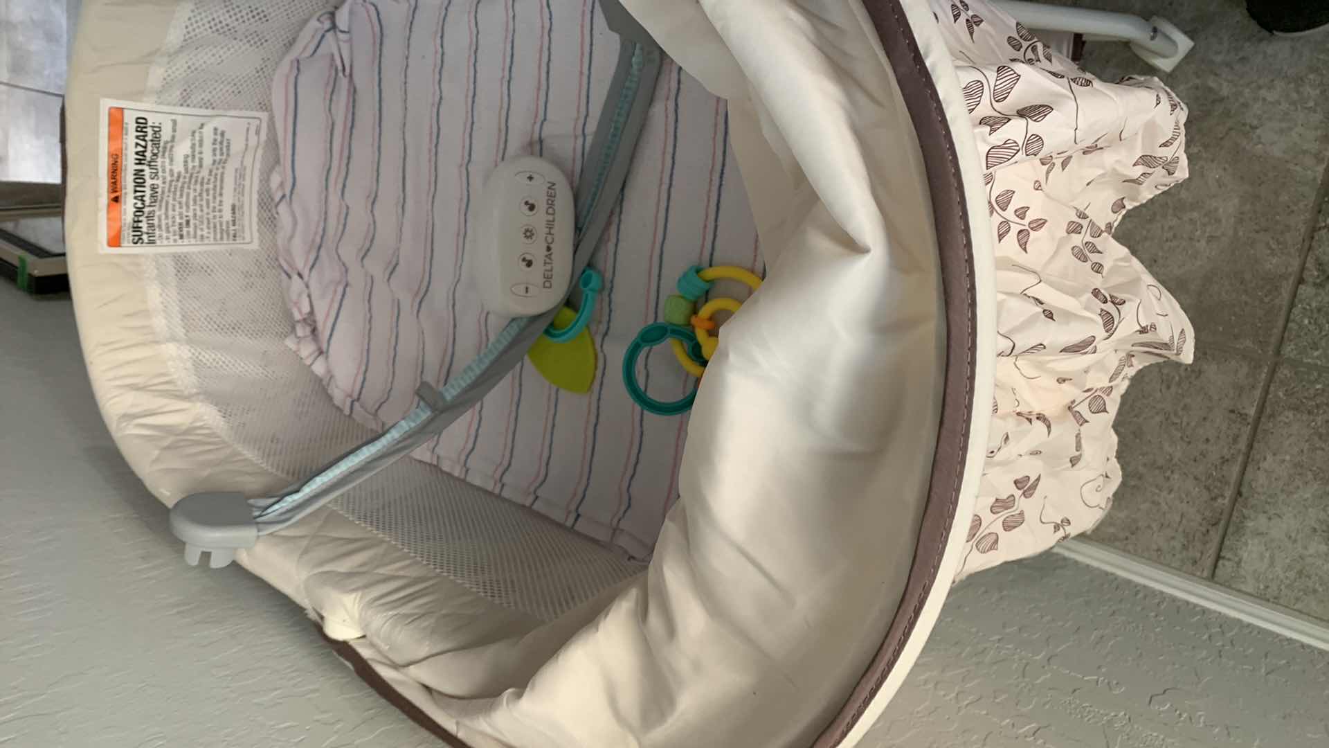 Photo 1 of BABY BASSINET WITH DELTA CHILDREN DEVICE