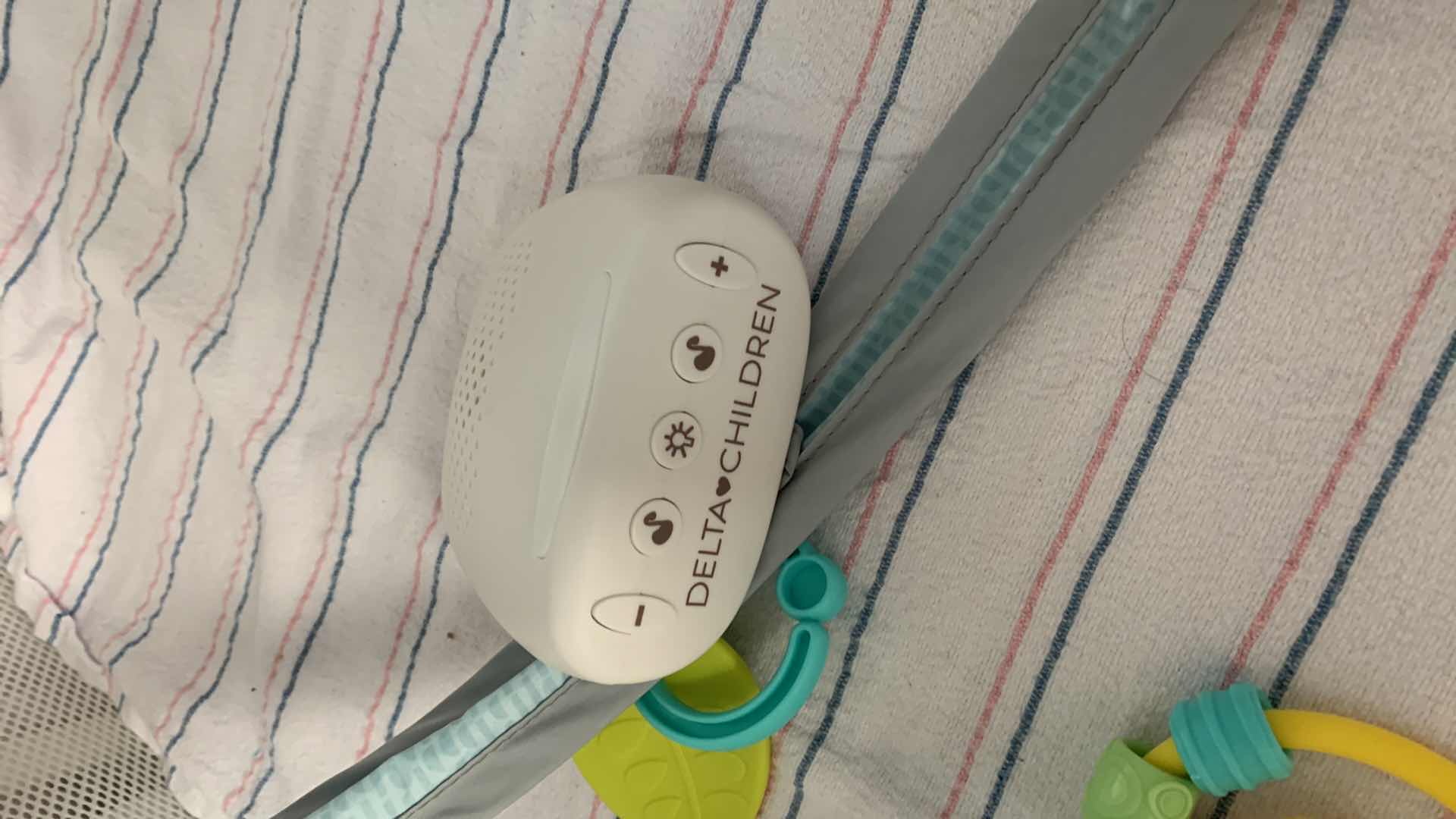 Photo 1 of BABY BASSINET WITH DELTA CHILDREN DEVICE