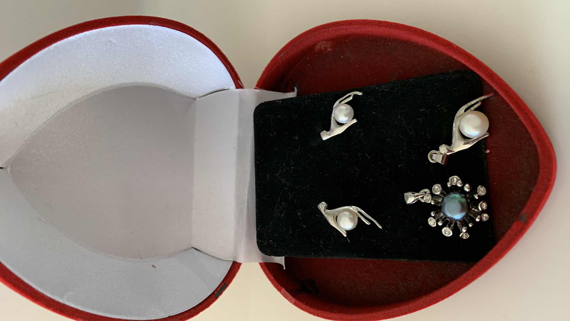 Photo 1 of CAT INSPIRED JEWELRY AND A PENDANT