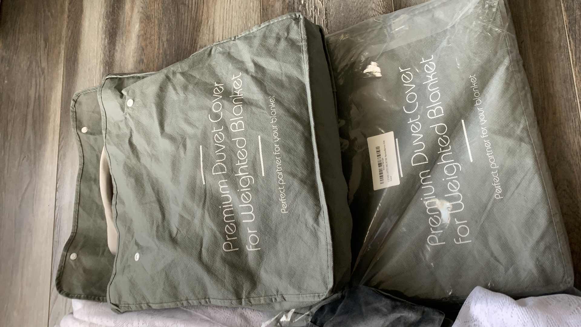 Photo 5 of ASSORTED LINENS