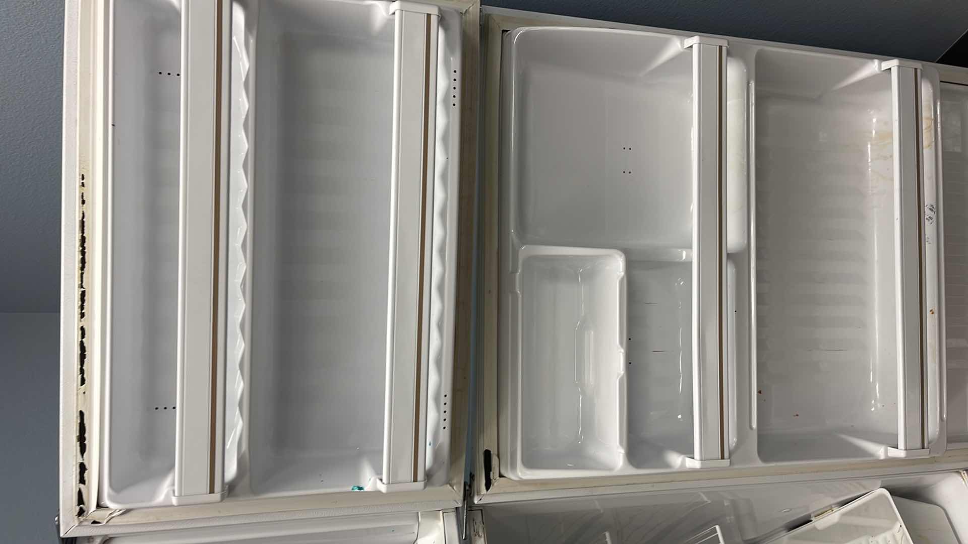 Photo 1 of HOTPOINT REFRIGERATOR & FREEZER 29” X 29” H65 (WORKING)