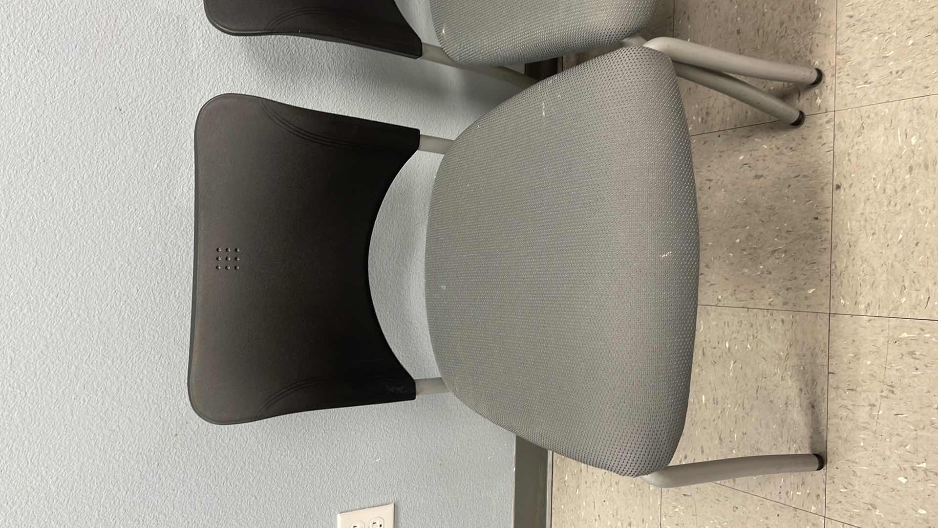 Photo 1 of 3 PC MEDAL BASE OFFICE CHAIRS