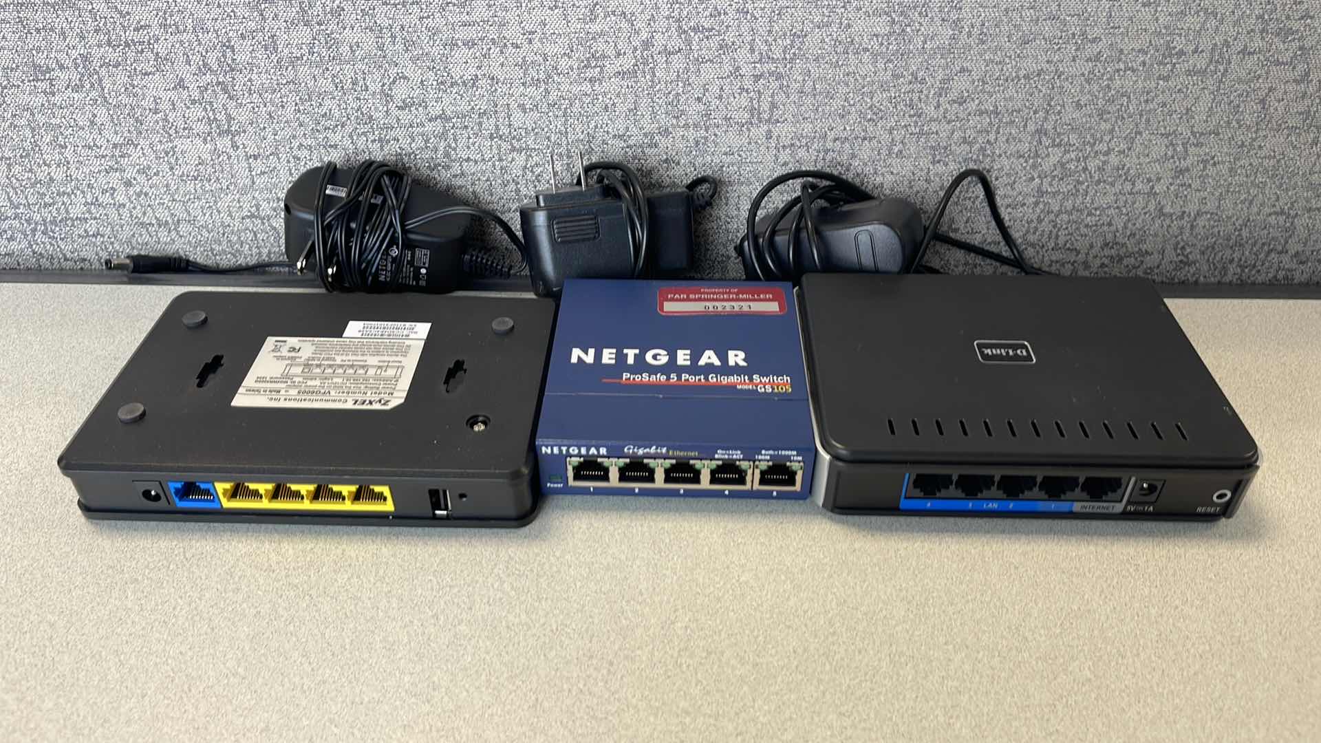 Photo 1 of 3 PC PORT GIGABIT SWITCH DEVICES