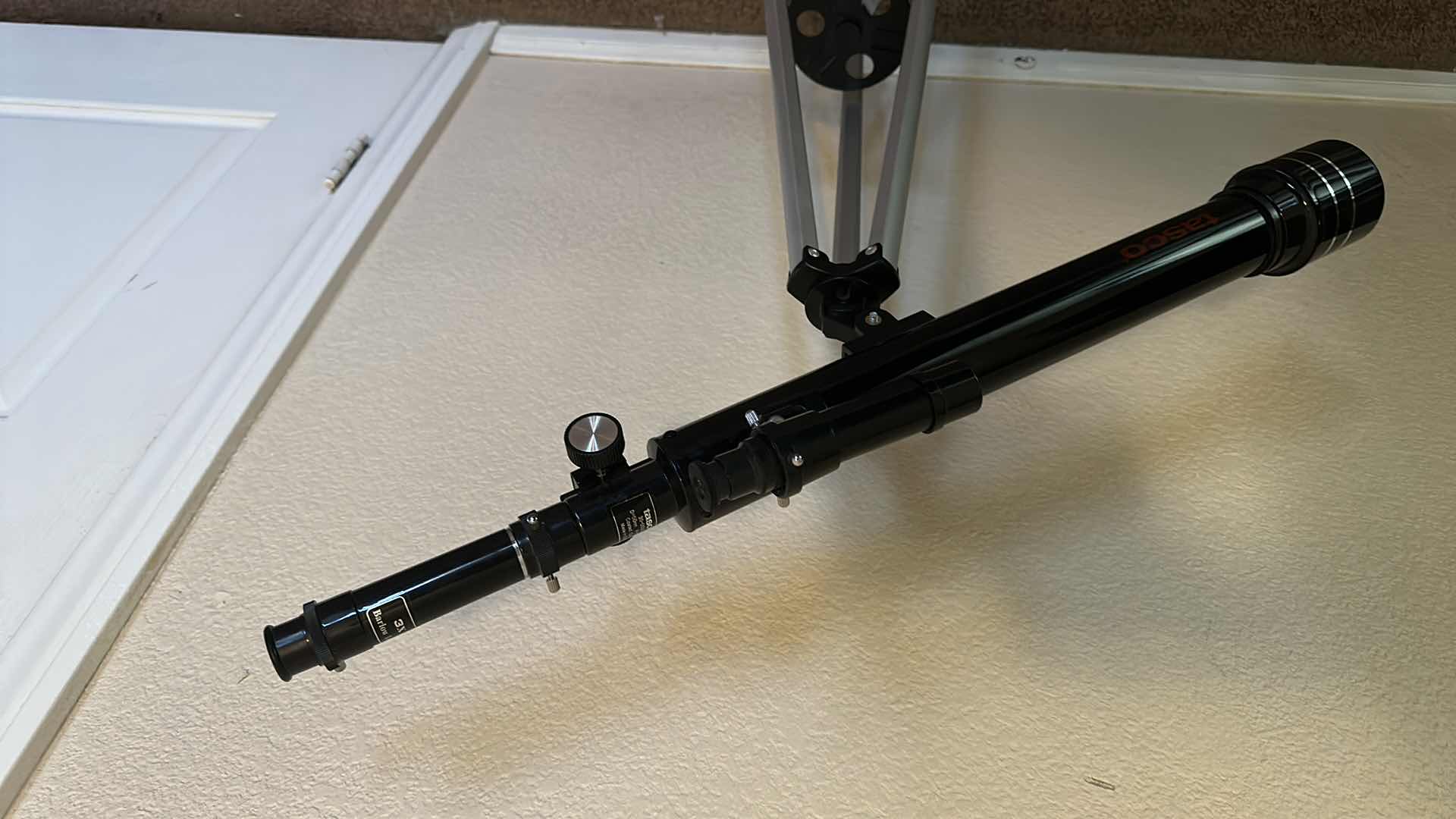 Photo 1 of TASCO TELESCOPE MODEL 30-050600 W STAND