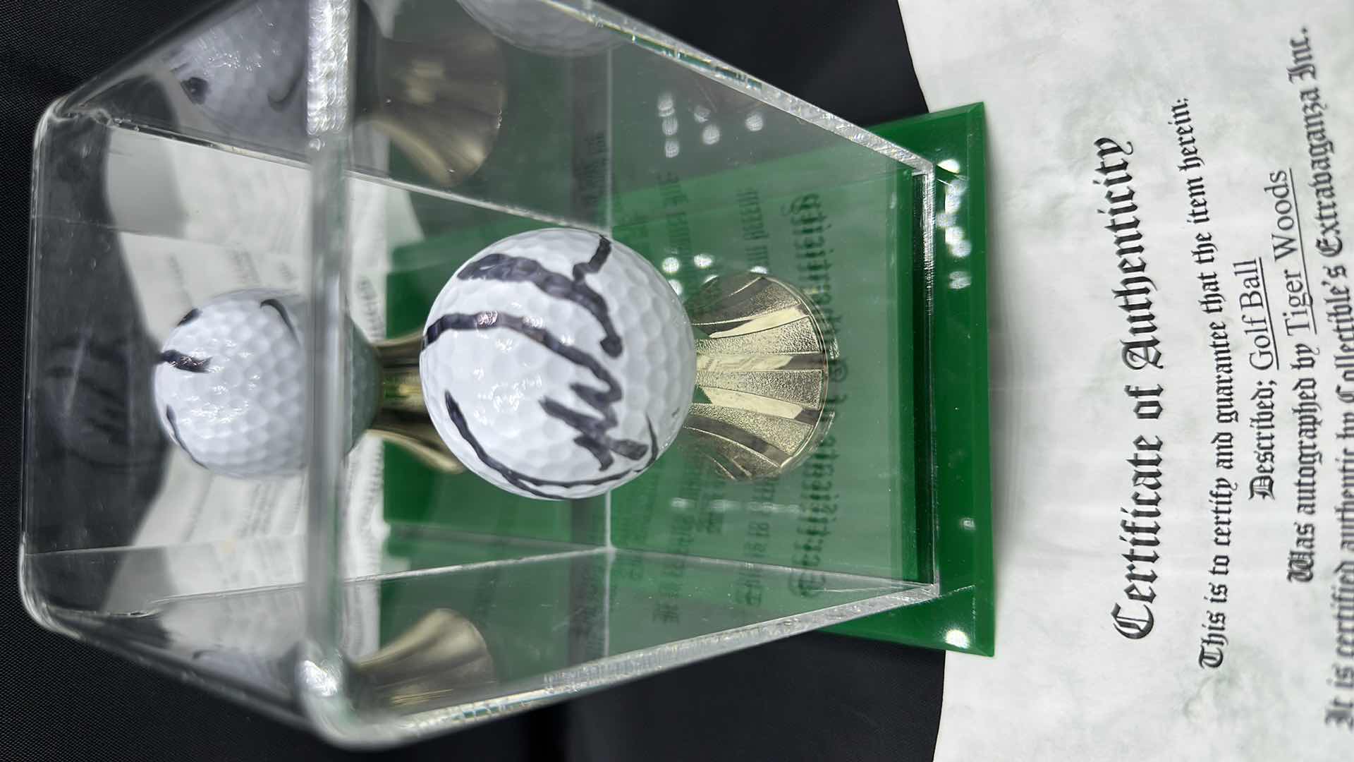 Photo 1 of TIGER WOODS 2001 AUTOGRAPHED NIKE GOLF BALL IN CASE W COA