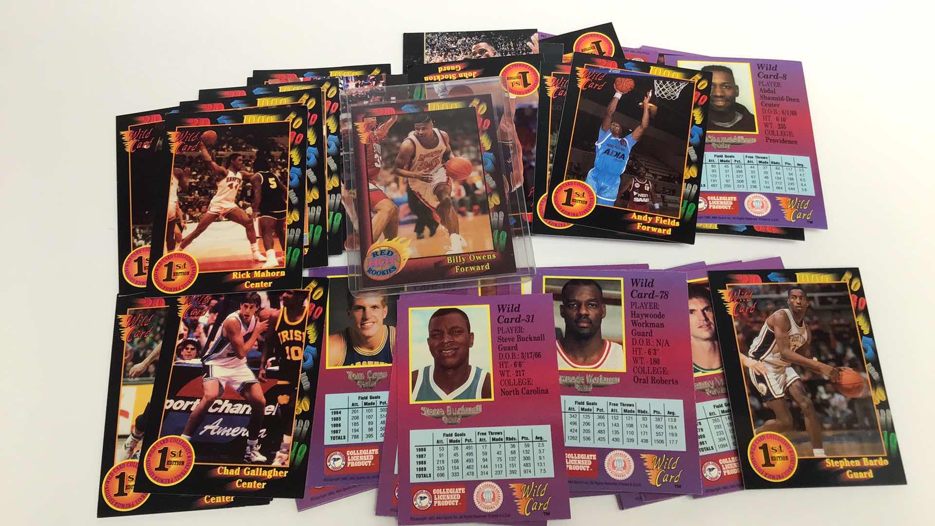 Photo 1 of $50 LOT OF APPROX 500 WILDCARD COLLEGIATE BASKETBALL NBS CARDS W BOX