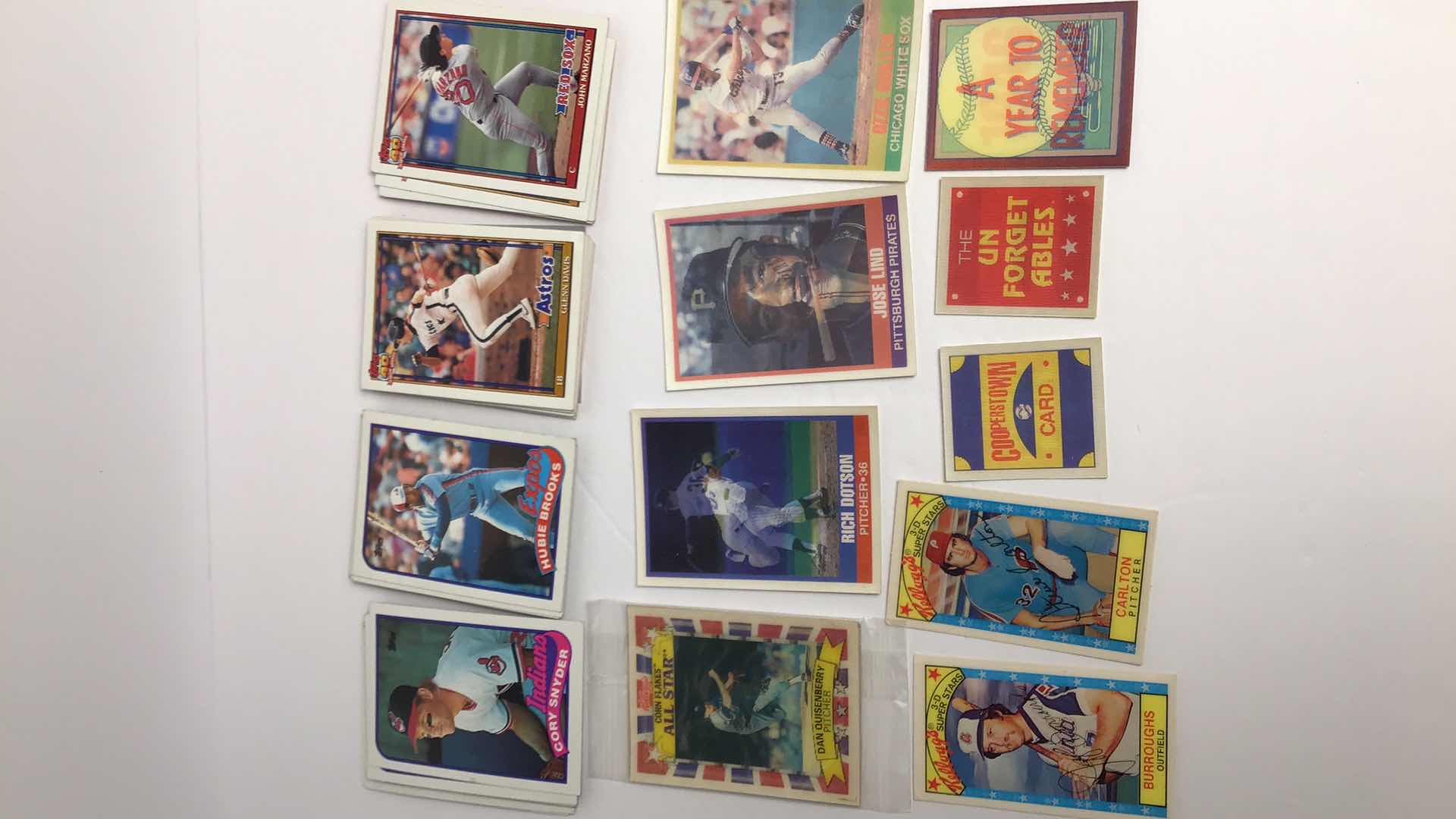 Photo 1 of $25 LOT OF APPROX 50 TOPPS CHEWING GUM MLB CARDS & 9 MLB HOLOGRAPHICS*