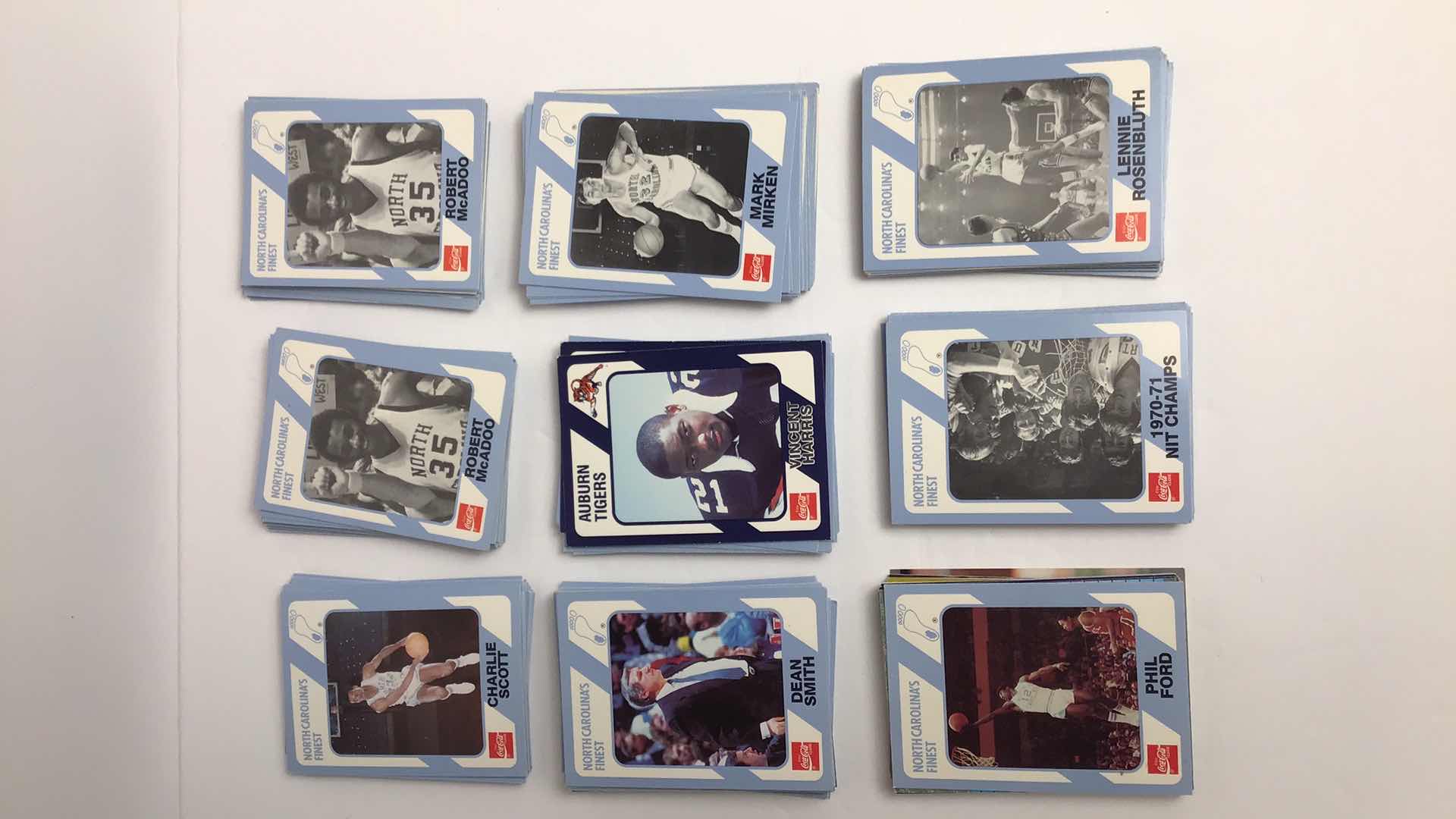 Photo 1 of $50 LOT OF APPROX 150 COLLEGIATE COLLECTION 80S-90S NBS CARDS*