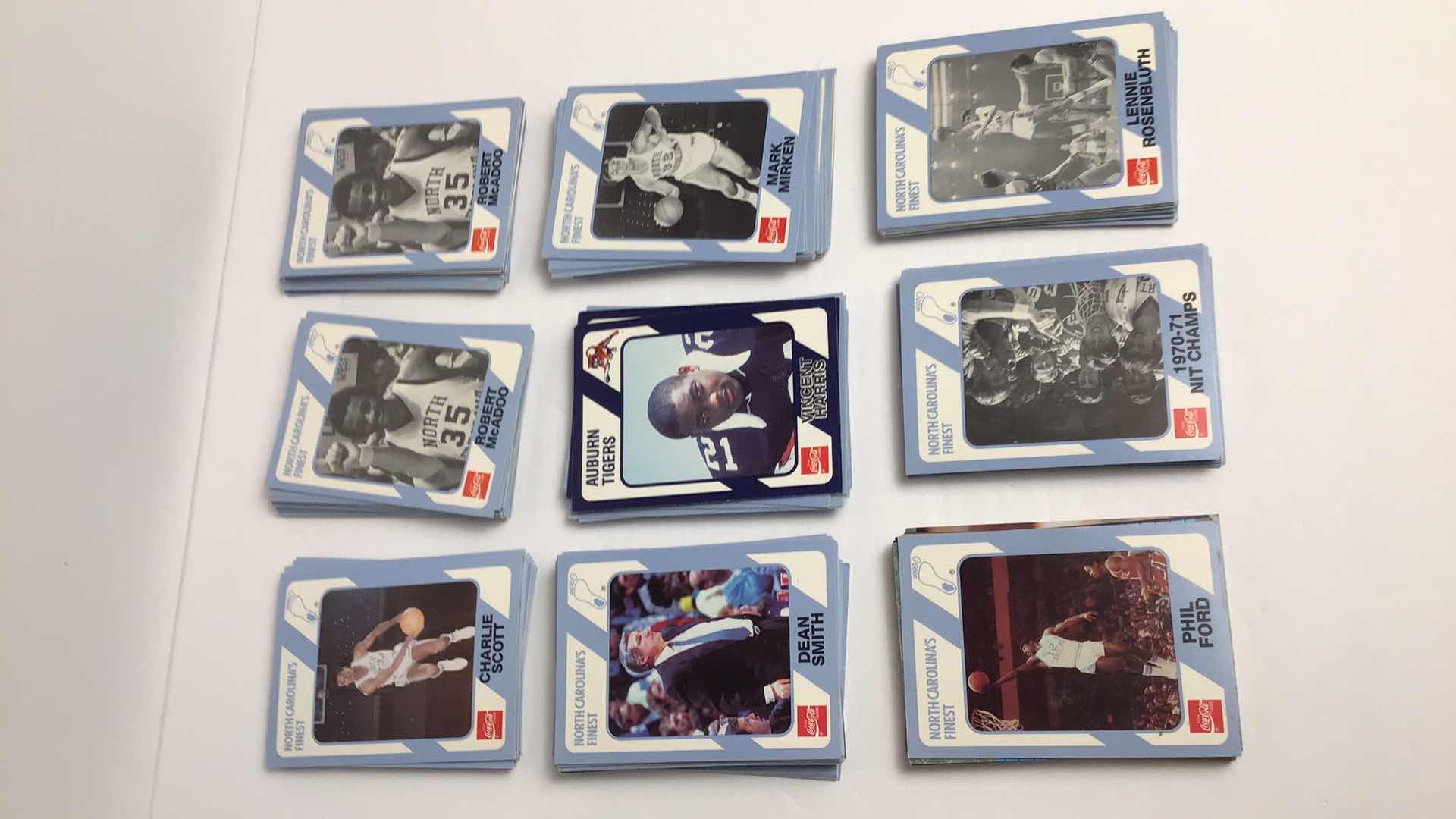 Photo 1 of $50 LOT OF APPROX 150 COLLEGIATE COLLECTION 80S-90S NBS CARDS*