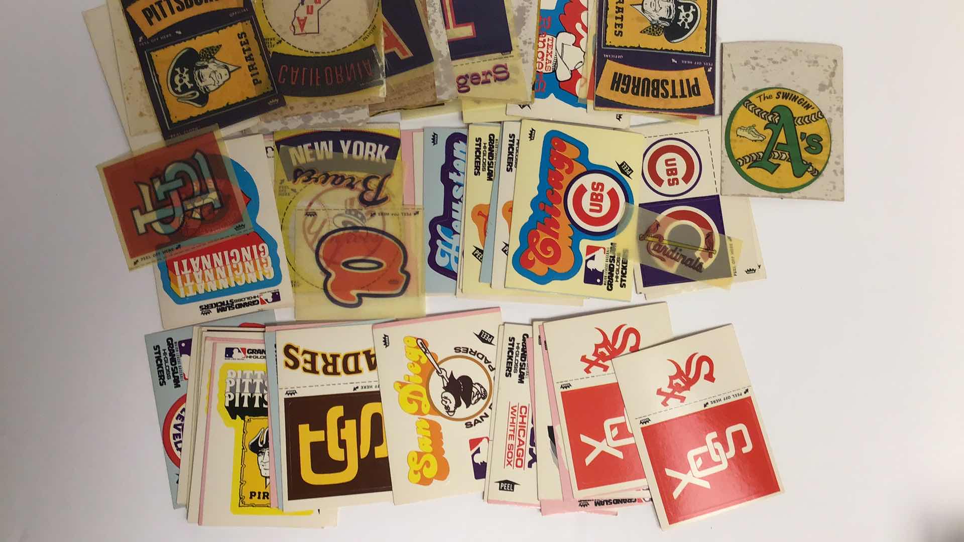 Photo 1 of $100 LOT PF APPROX 100 MLB STICKER CARDS & FLEER CLOTH PATCHES*