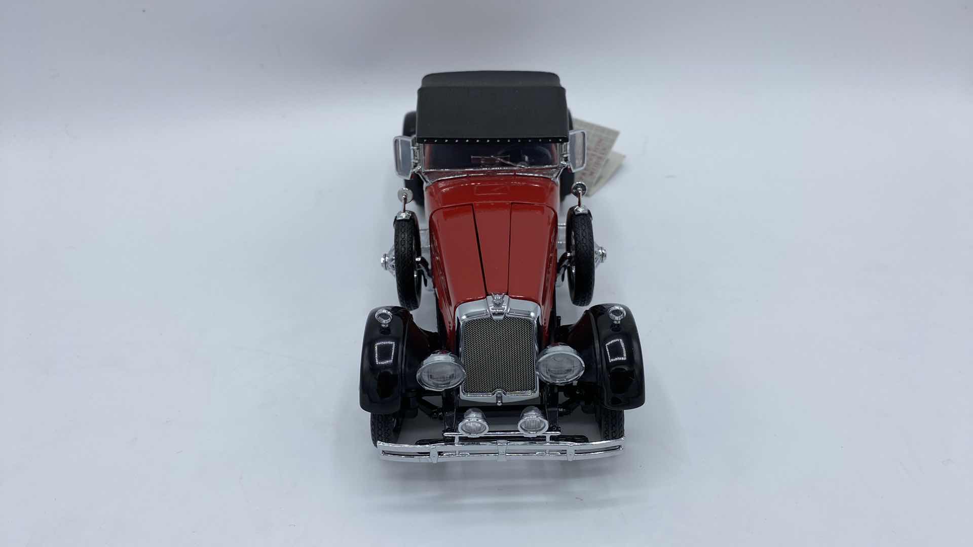 Photo 1 of FRANKLIN MINT 1928 STUTZ BLACK HAWK BOAT-TAIL SPEEDSTER MODEL 1-24 WITH BOX  $350