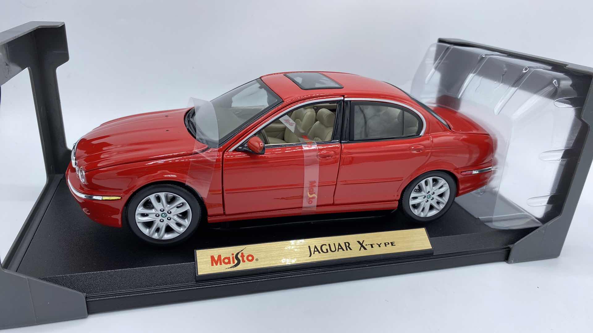 Photo 1 of NIB MAISTO SPECIAL EDITION JAGUAR X TYPE 1:18 $101