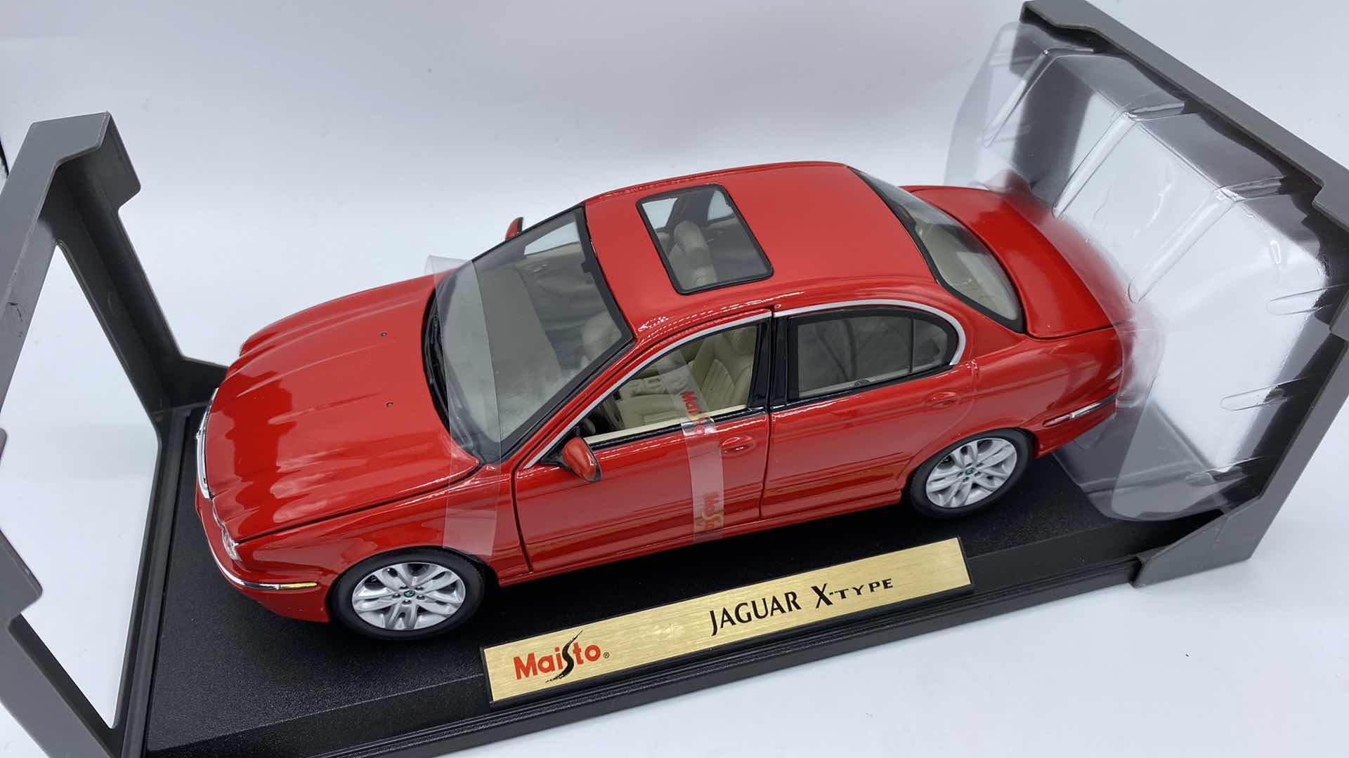 Photo 1 of NIB MAISTO SPECIAL EDITION JAGUAR X TYPE 1:18 $101
