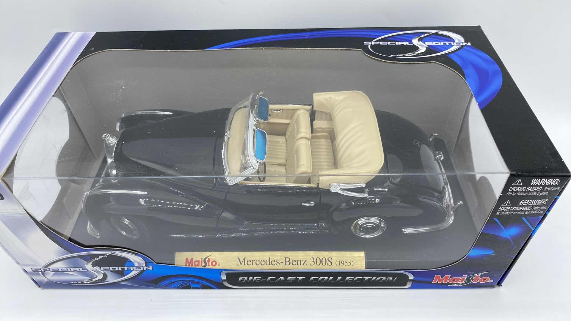 Photo 1 of PAIR OF MAISTO MODELS 1955 MERCEDES BENZ 300S & 1952 CITROEN SCALE 1:18